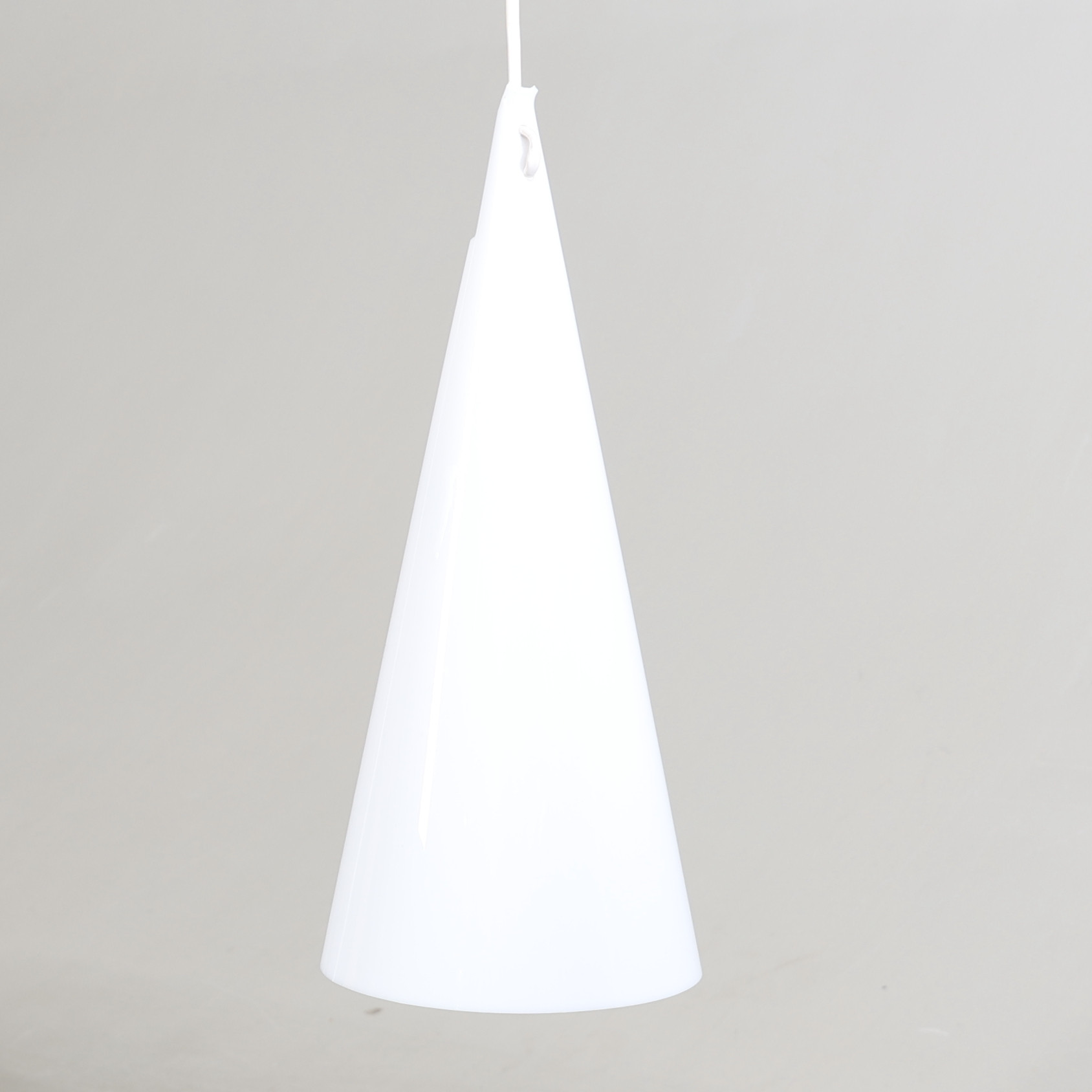 TAKLAMPA, plast, "Struten" modell nr 181, Ateljé Lyktan Åhus. 1950-tal.