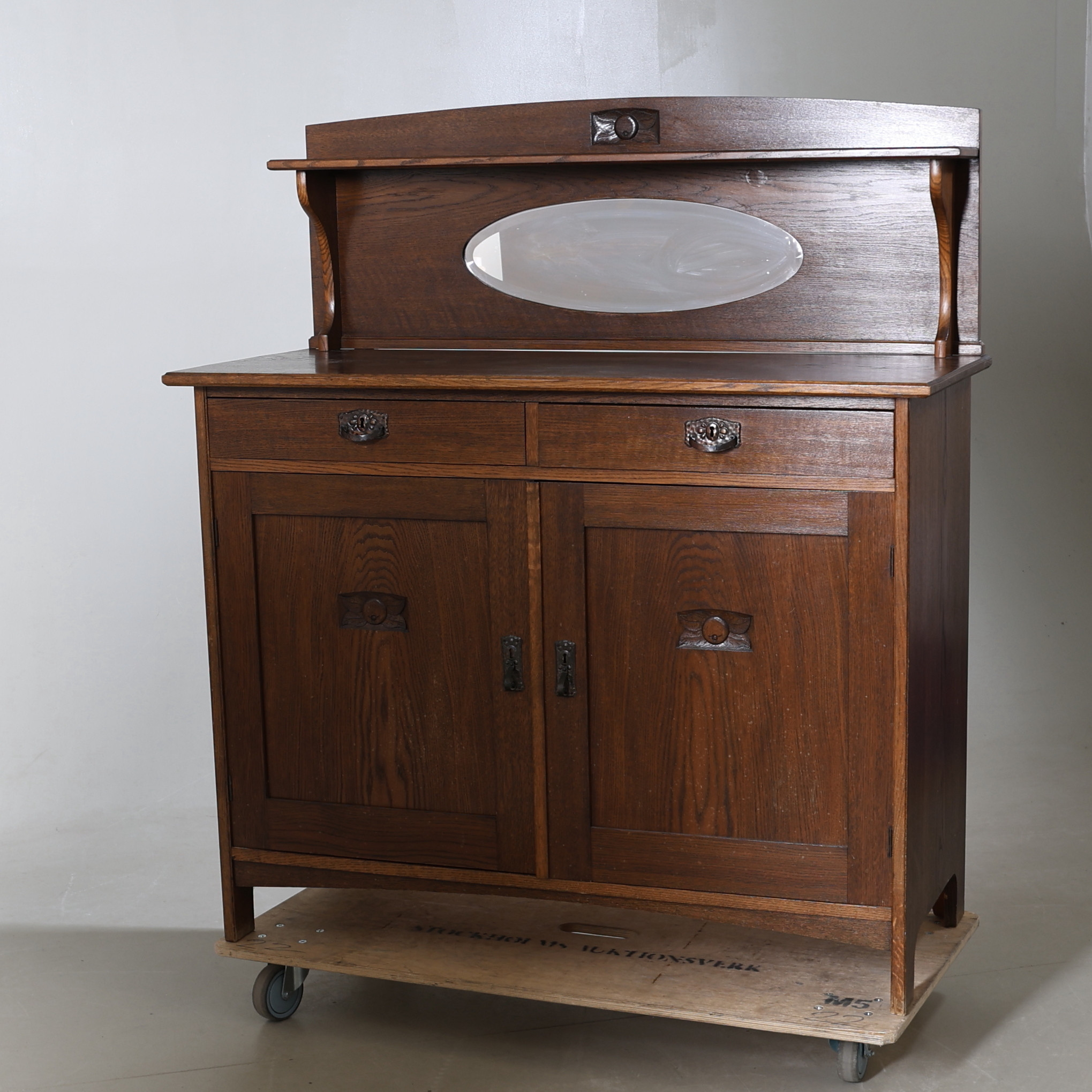 SPEGELSKÄNK, ek, "Äpplet", Jugend, 1900-talets början.