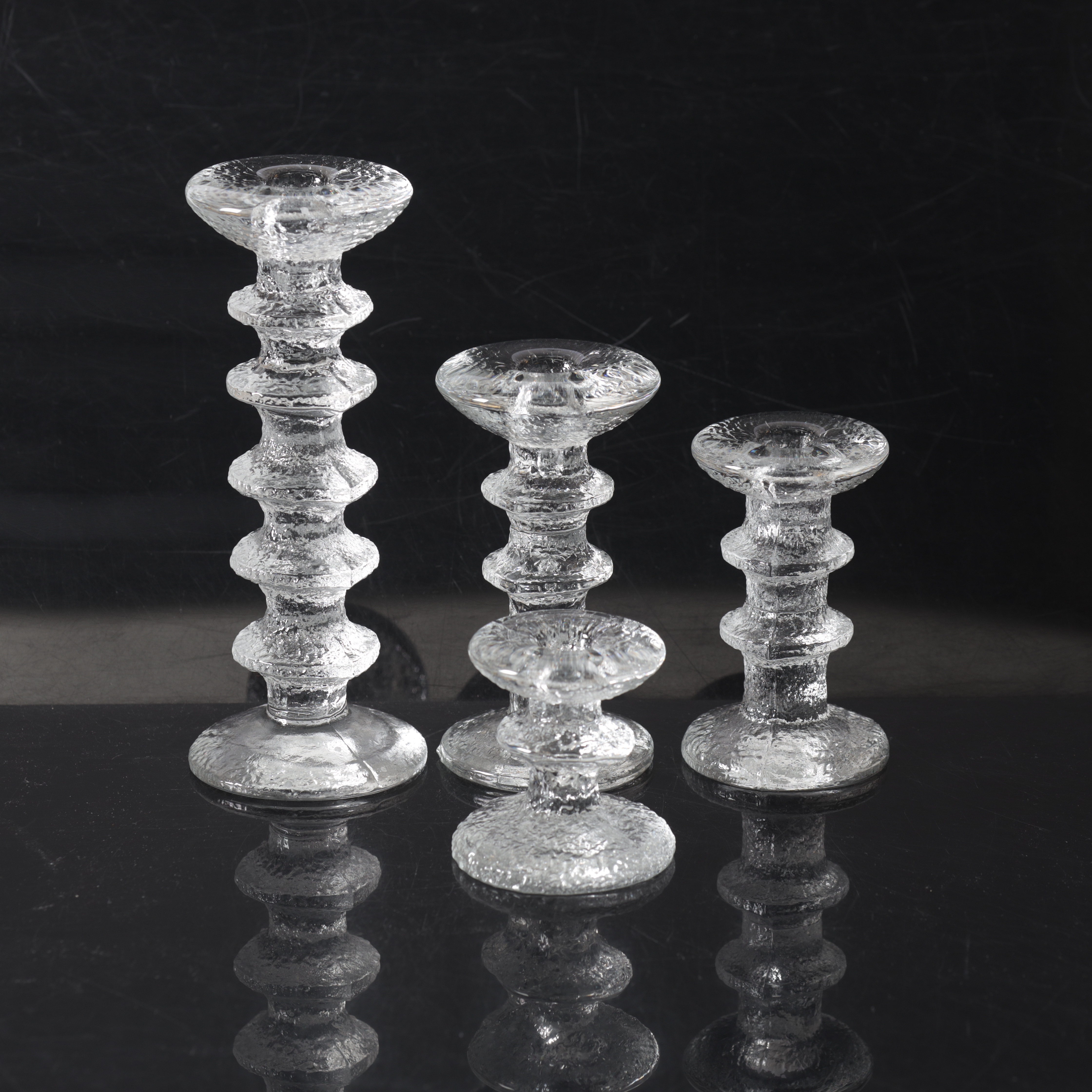 TIMO SARPANEVA. Ljusstakar, 4 st. Glas, "Festivo", Iittala, Finland.