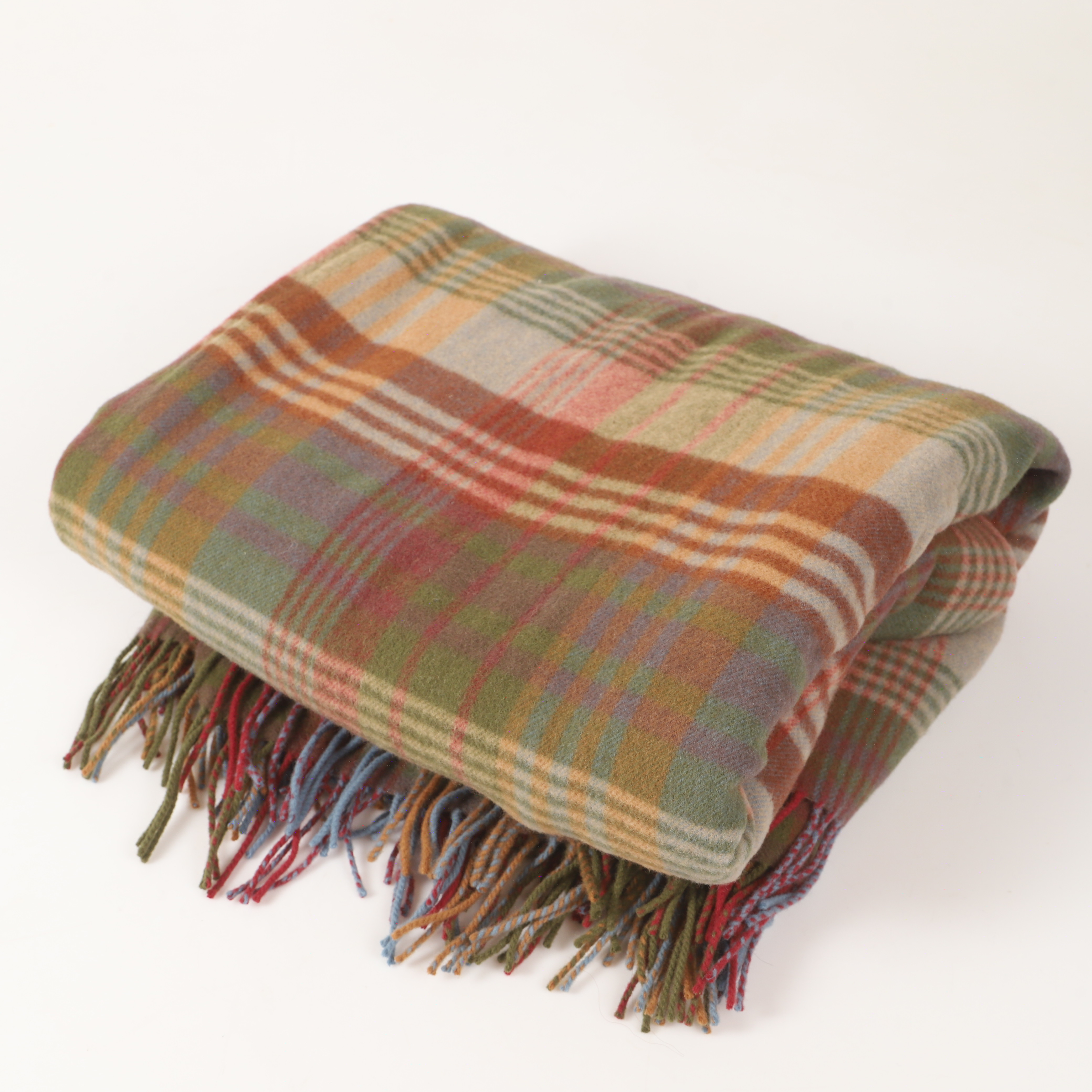 PLÄD, "Acient tartan", ull, Mulberry, England.