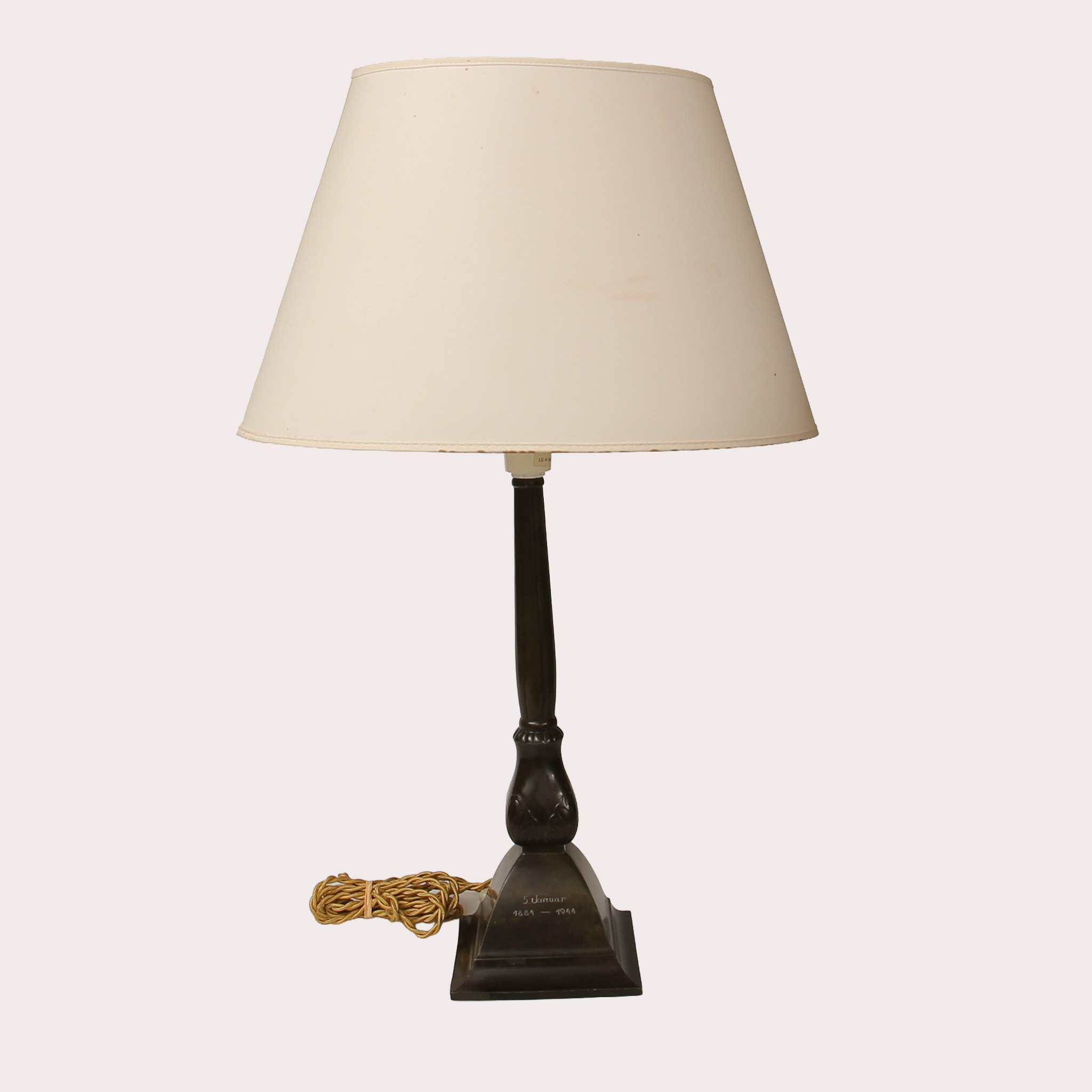 JUST ANDERSEN. Bordslampa, Art Deco, discometall, modell nr D57, 1920- tal.