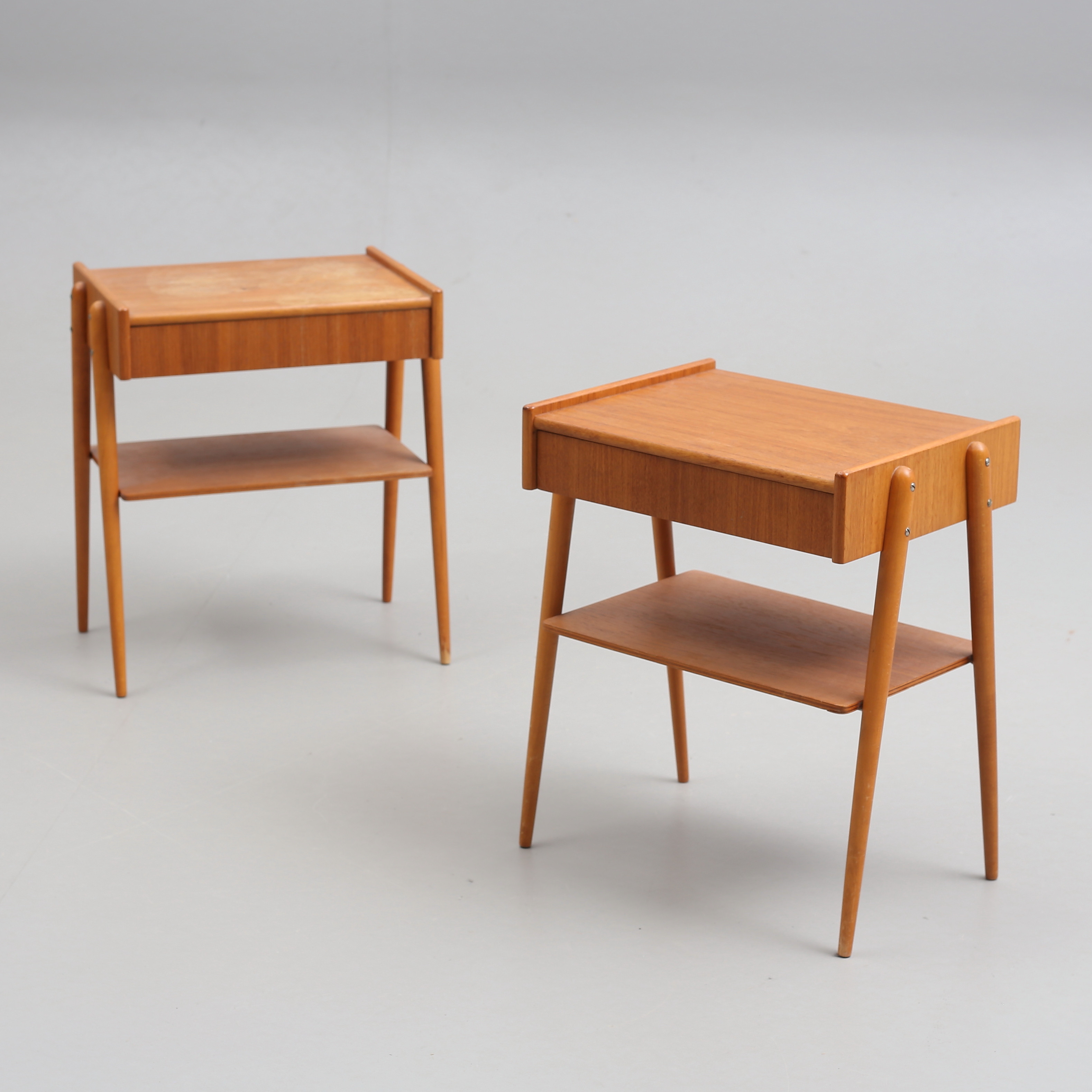 SÄNGBORD, ett par, teak, AB Carlström & Co Möbelfabrik, kring 1900-talets mitt.