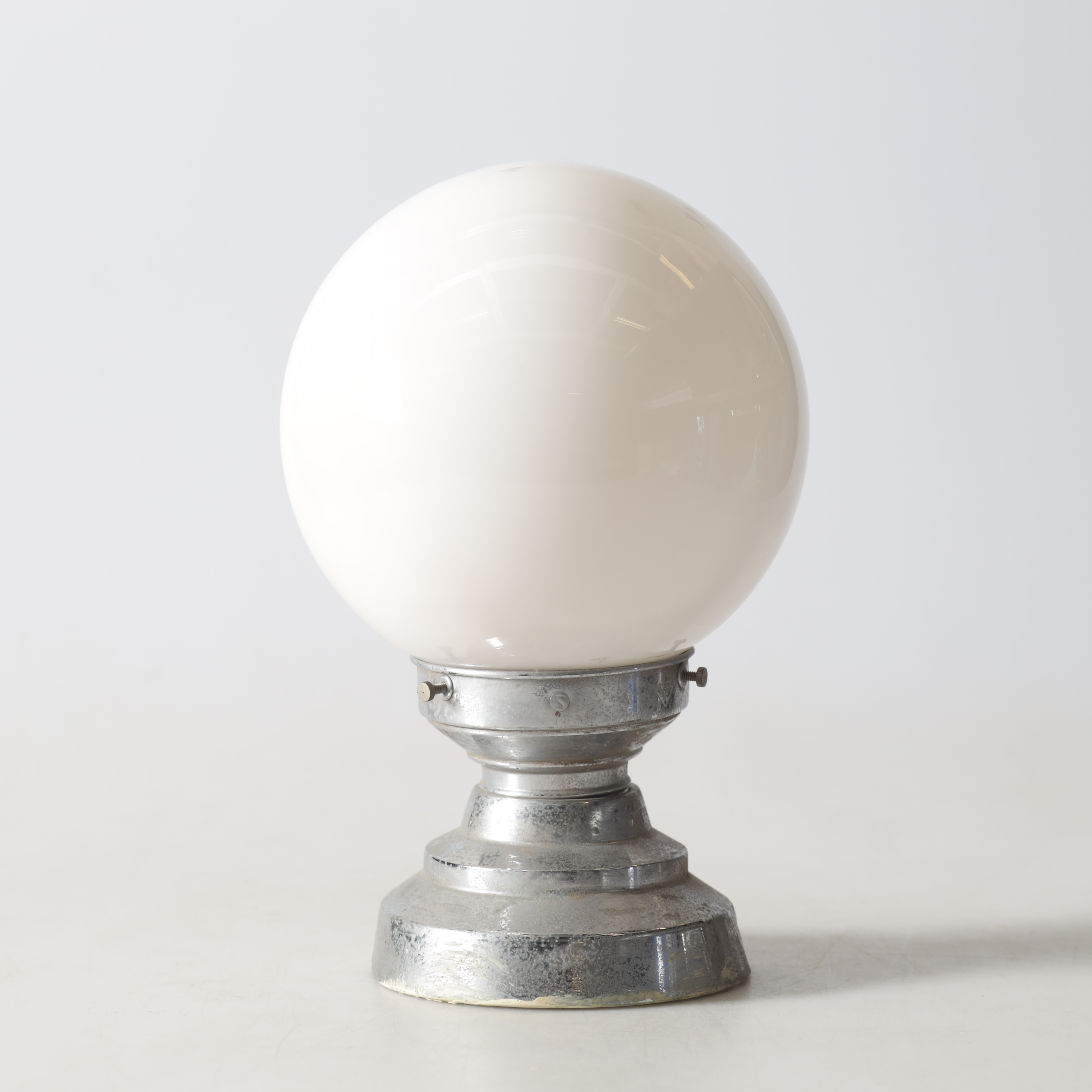 TAKLAMPA, klot-modell, funkis, 1920-/-30-tal.