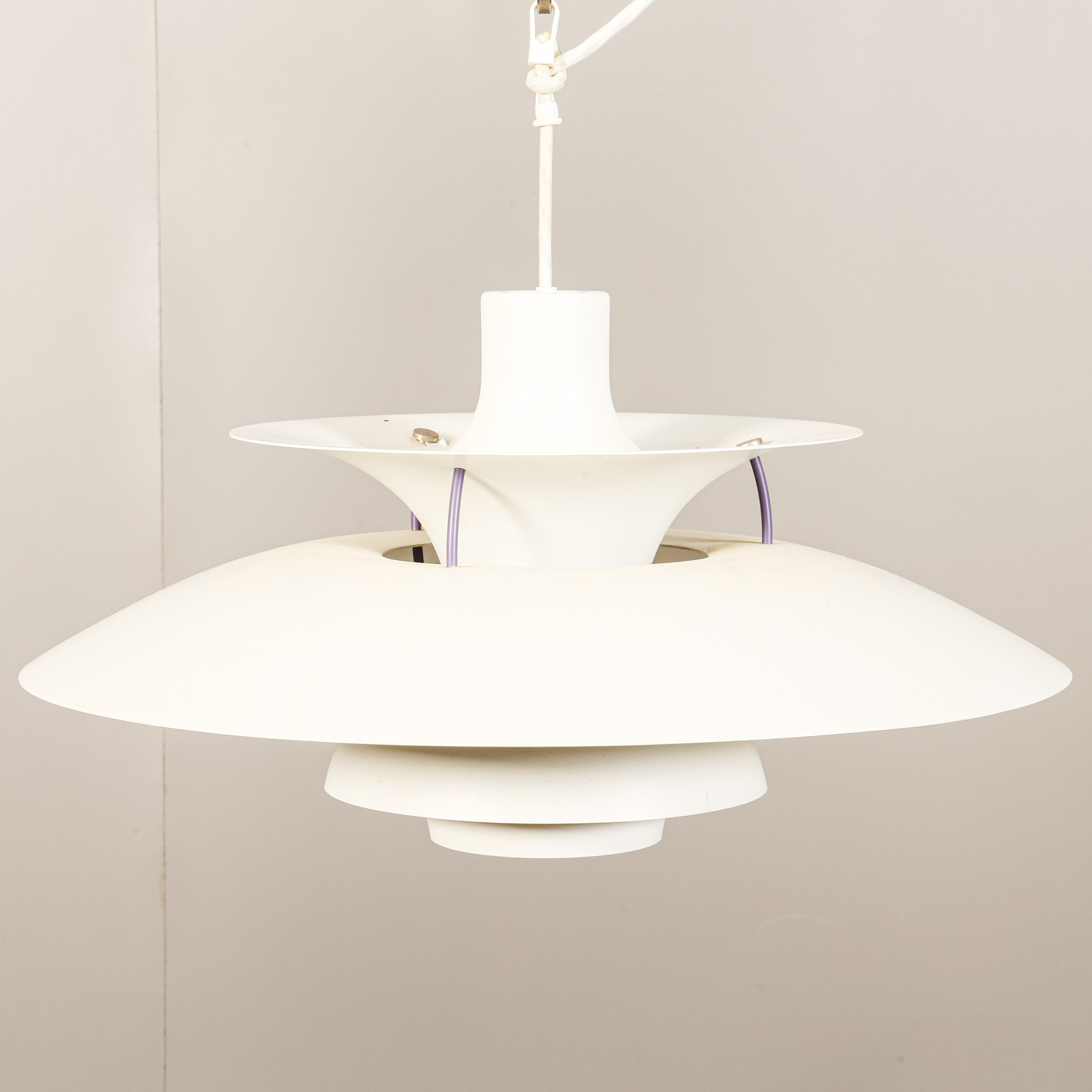POUL HENNINGSEN. Taklampa, "PH-5", Louis Poulsen, Danmark.