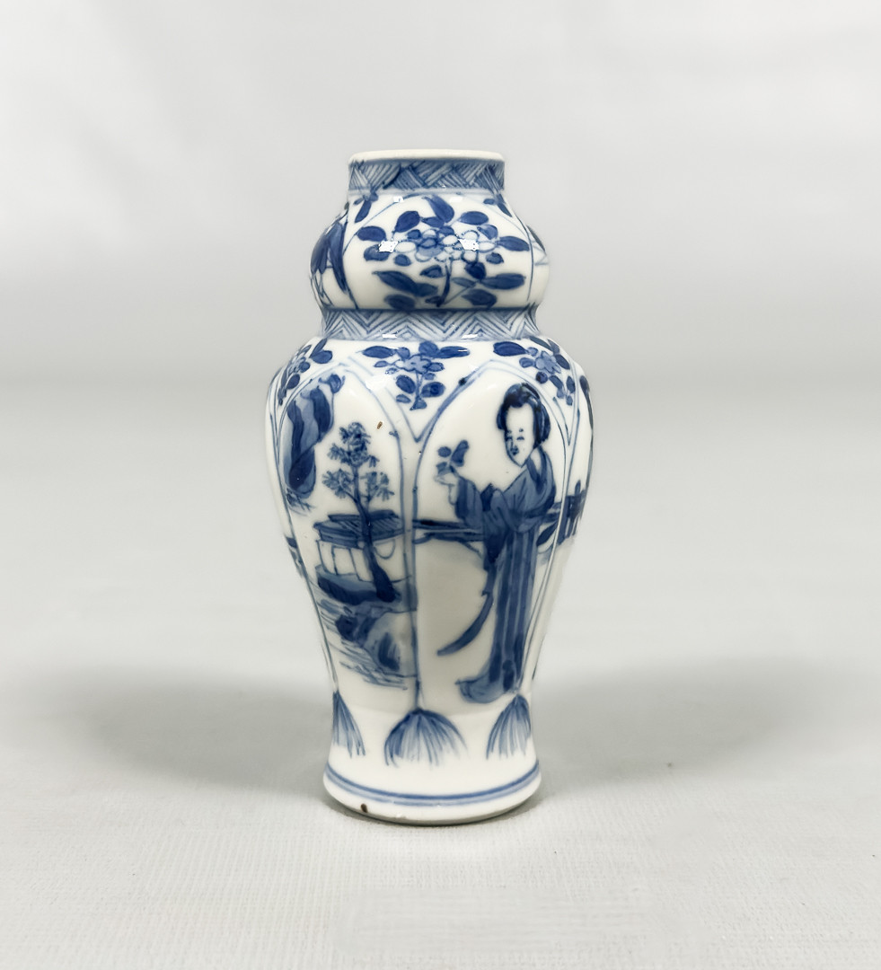 VAS, porslin, troligen Kangxi, Kina, tidigt 1700-tal.