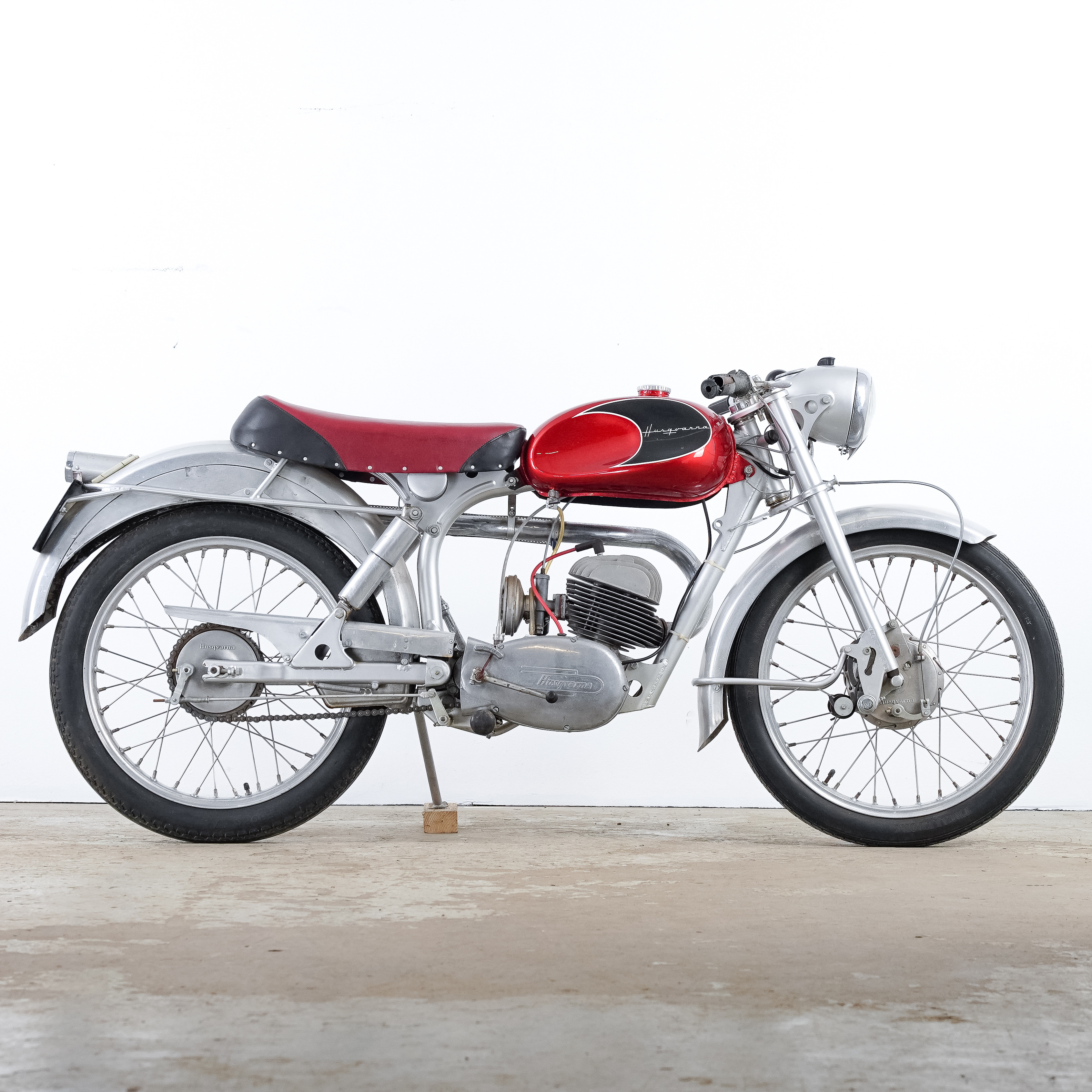 HUSQVARNA, modell 282 "Silverpilen", 1961, Sverige.
