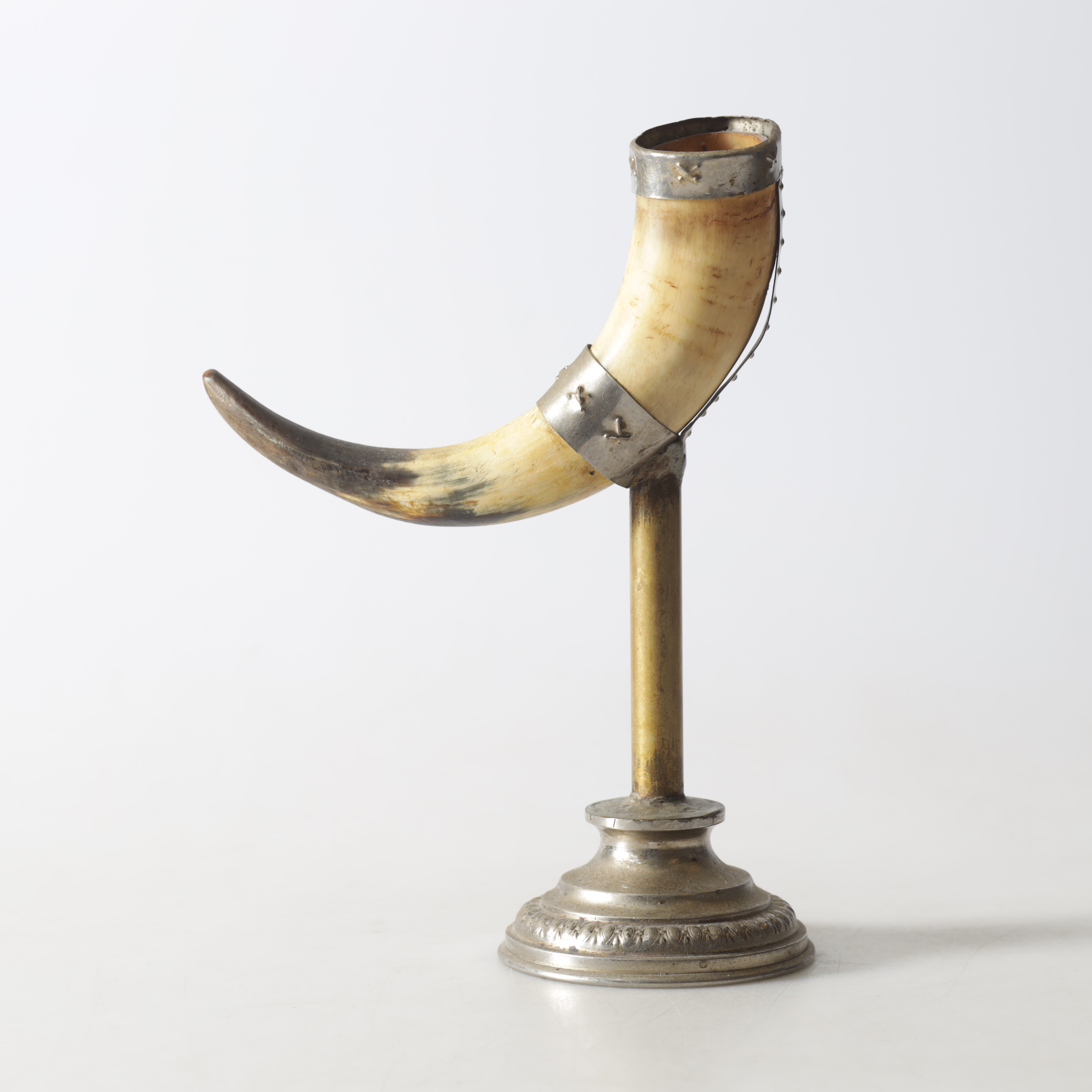 DRYCKESHORN, horn med montering i vitmetall, Carl Keijser & Co, Västerås, 1800-/1900-tal.