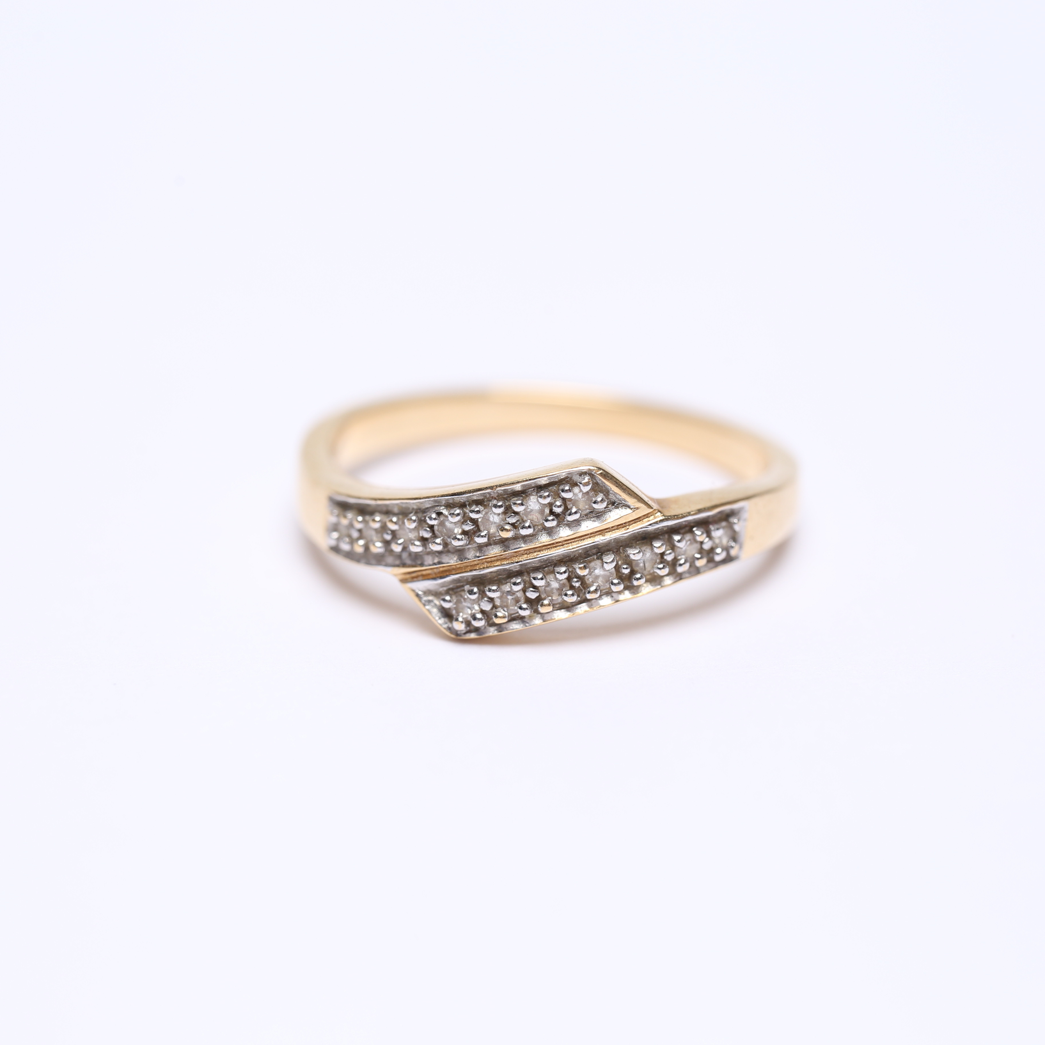 RING, med stenar, 18k, Guld, vikt cirka 4 gram.