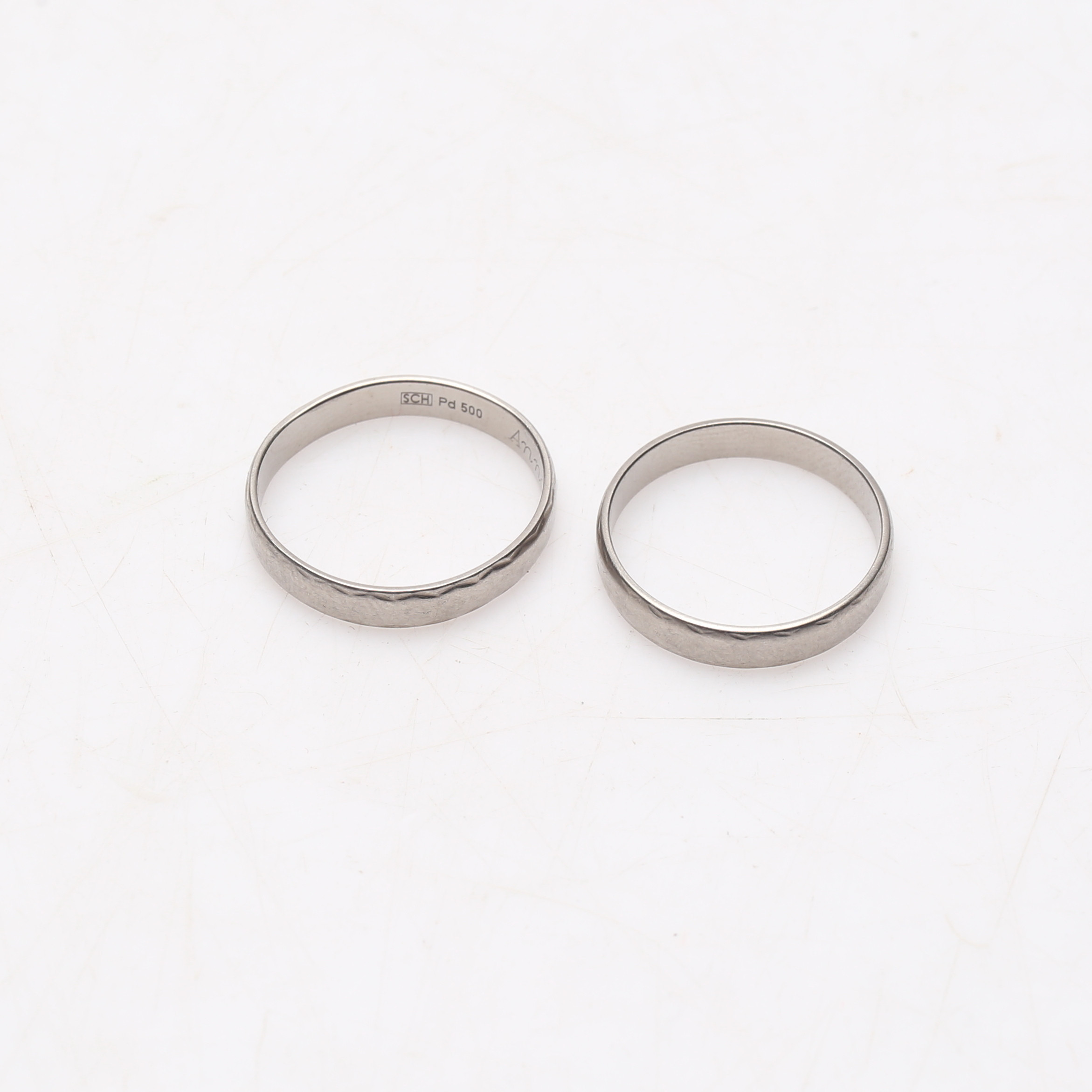 RINGAR, två delar, palladium 500, vikt ca 4,5 gram.