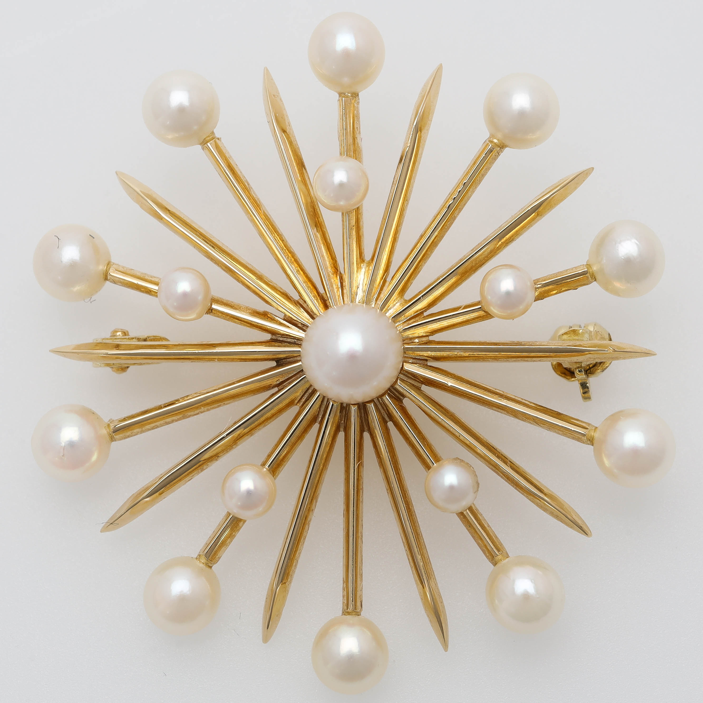 BROSCH/HÄNGE, 14 k guld, odlade saltvattenspärlor.