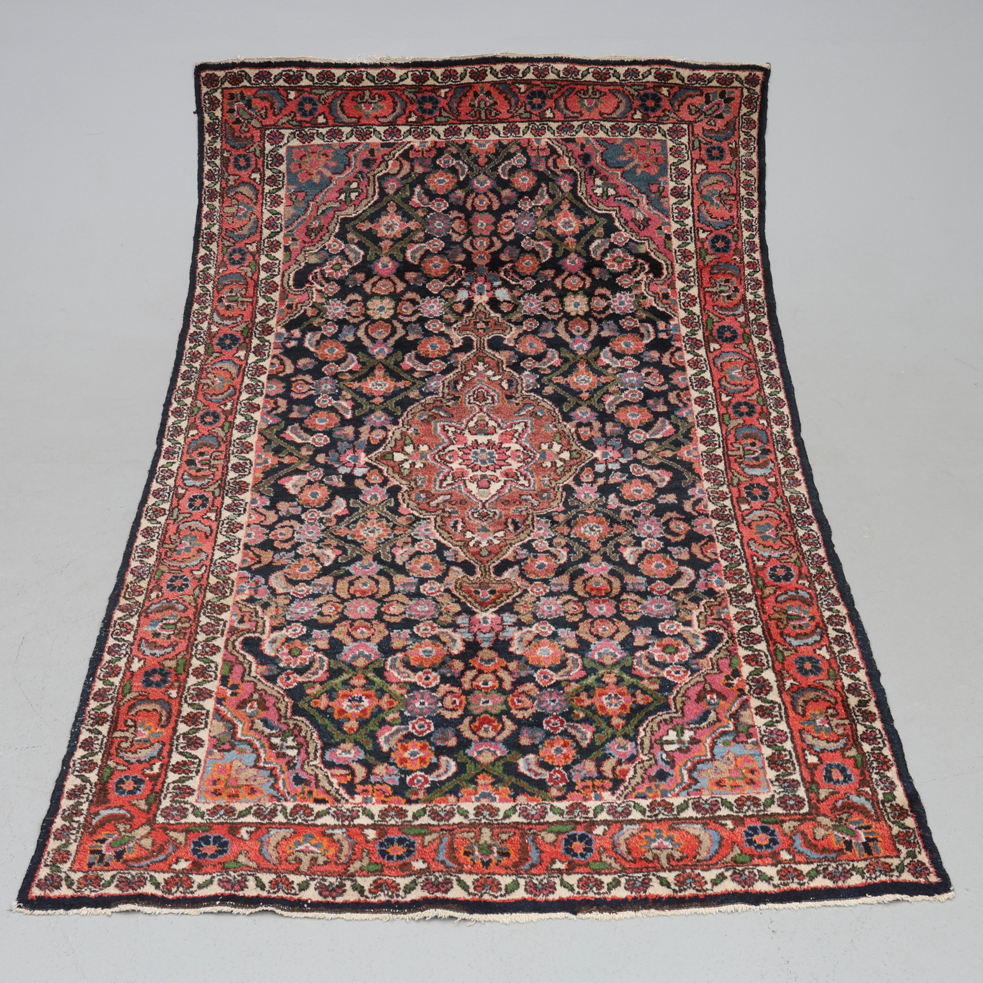 MATTA, orientalisk, mått ca 222 x 138cm.