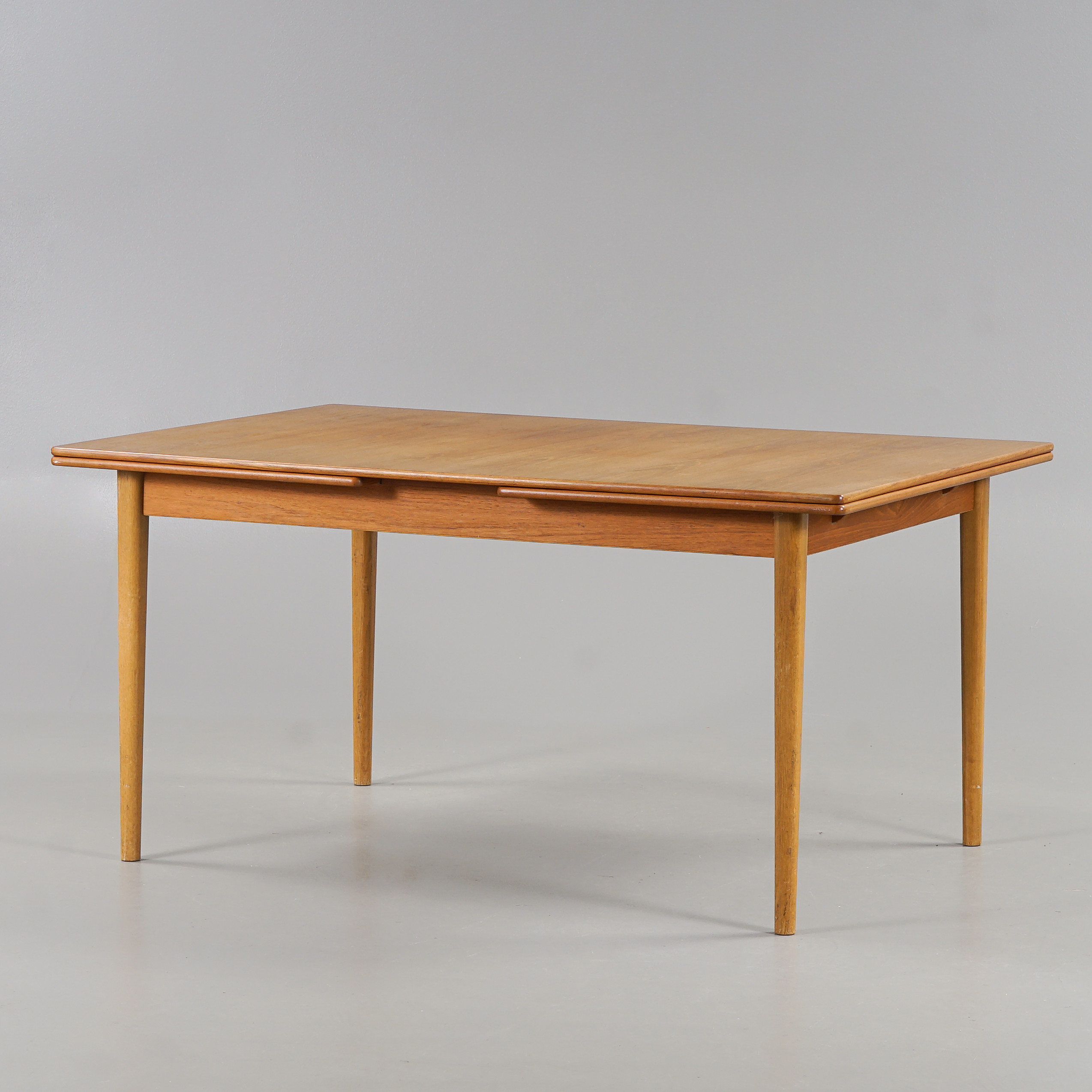 NILS JONSSON. Matbord "Ultra" Teak, Troeds, Bjärnum, 1960-tal.
