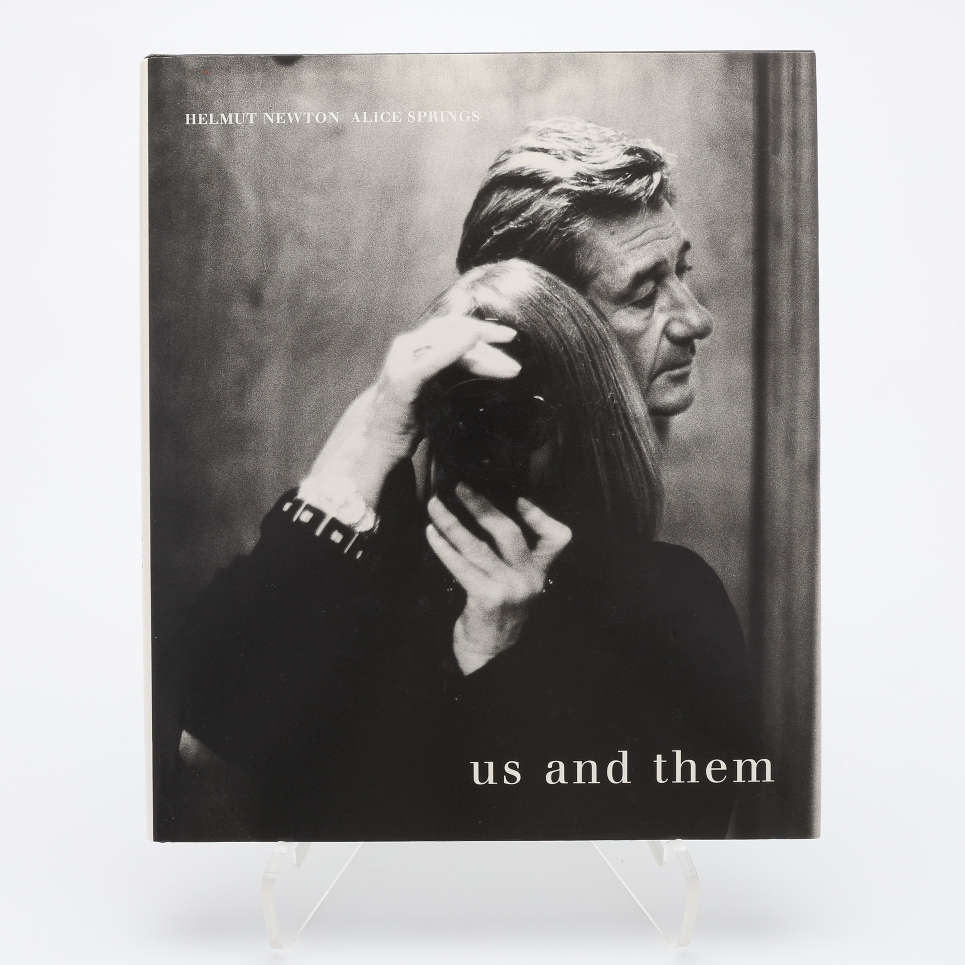 FOTO. HELMUT NEWTON OCH ALICE SPRINGS "US AND THEM" I FÖRSTA UPPLAGAN, 1999.