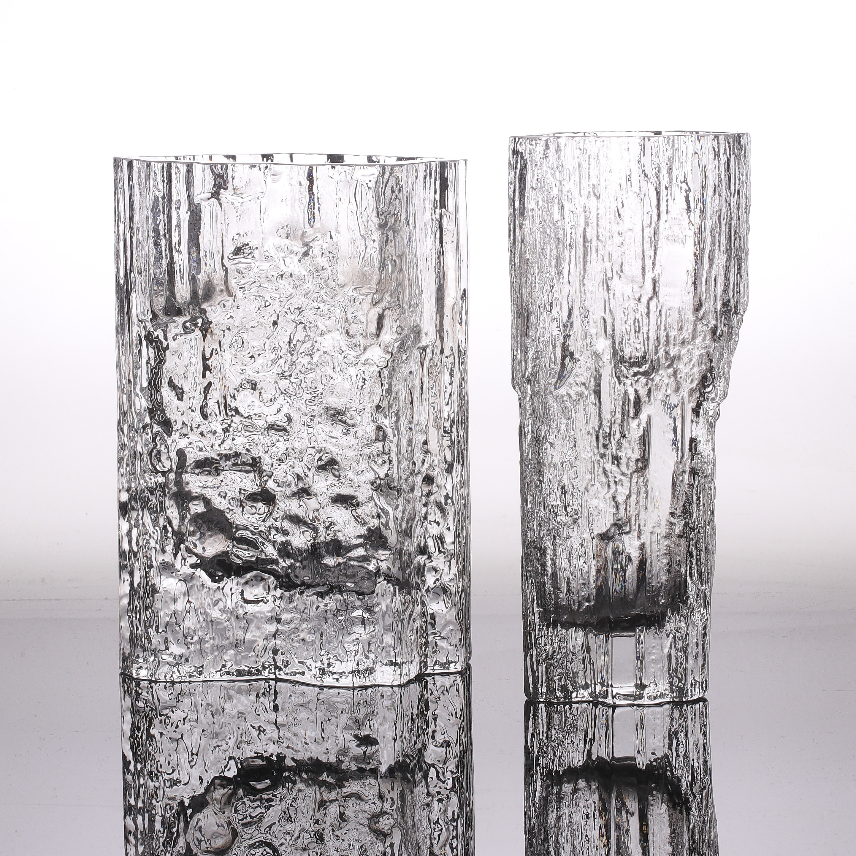 TAPIO WIRKKALA. Vaser, 2 st, glas, "Avena", Iittala, Finland.