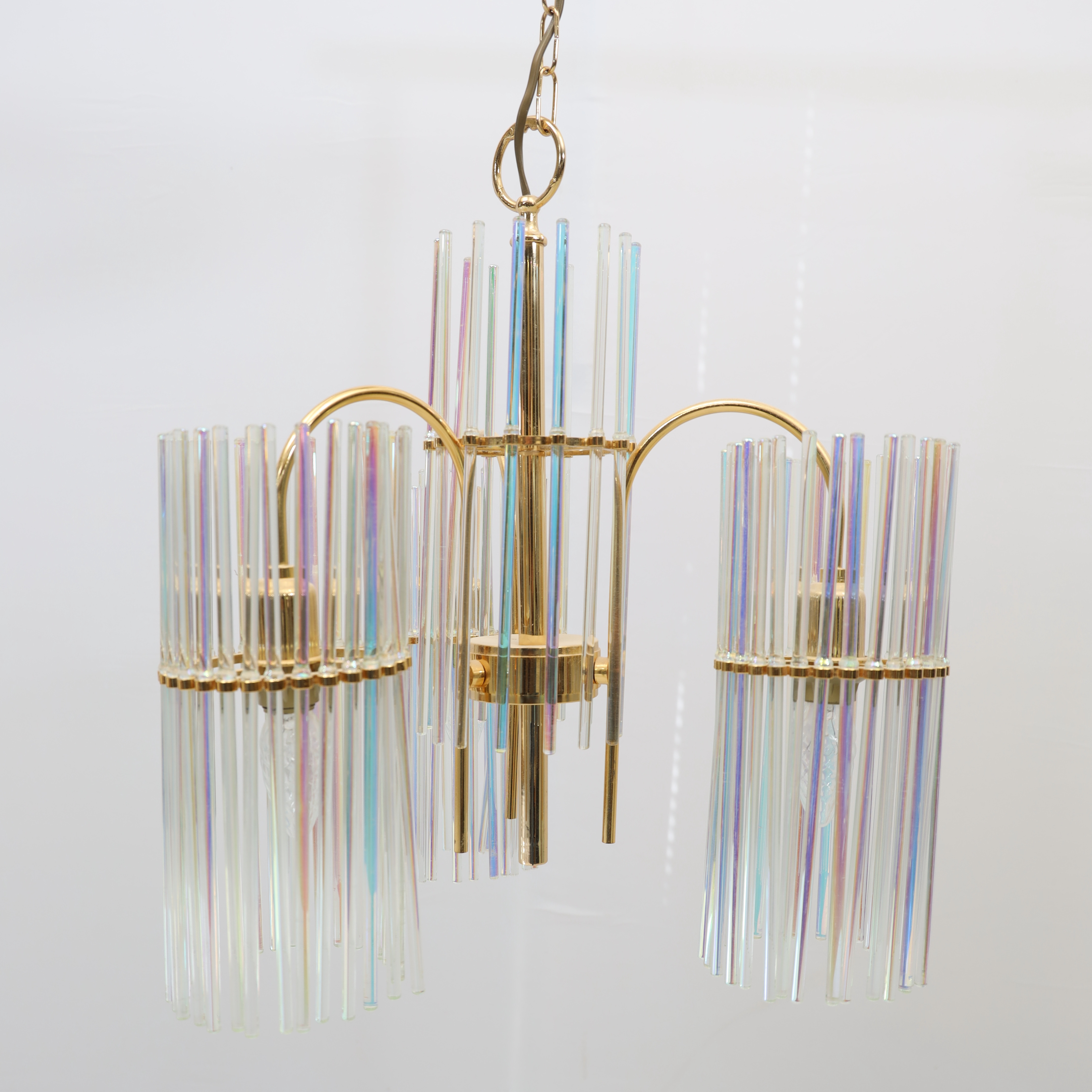 GAETANO SCIOLARI. Taklampa, mässing och regnbågsfärgade kristallstavar, 1970-tal, Murano.