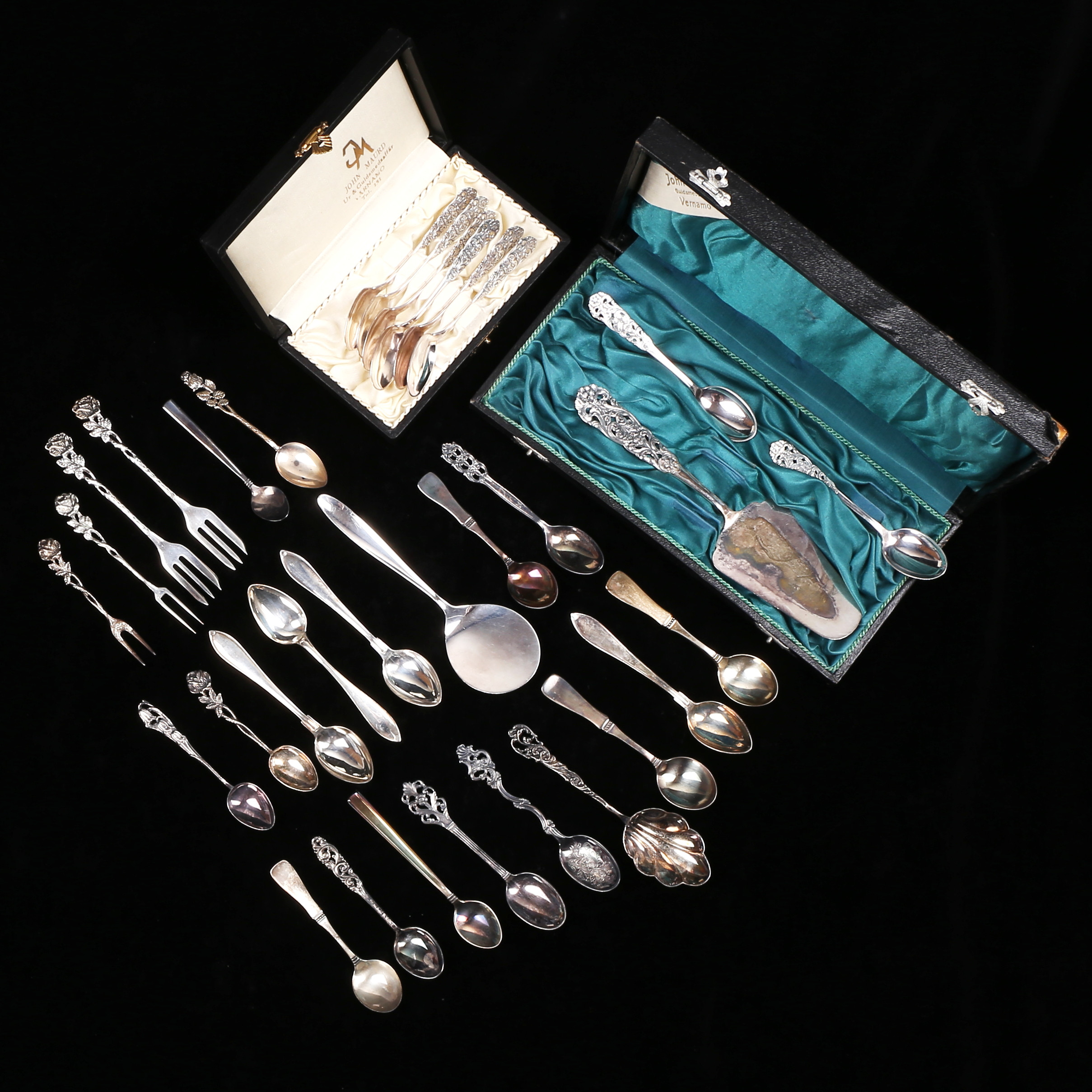 KAFFESKEDAR mm, ca 30 delar, silver, vikt 387 gram.