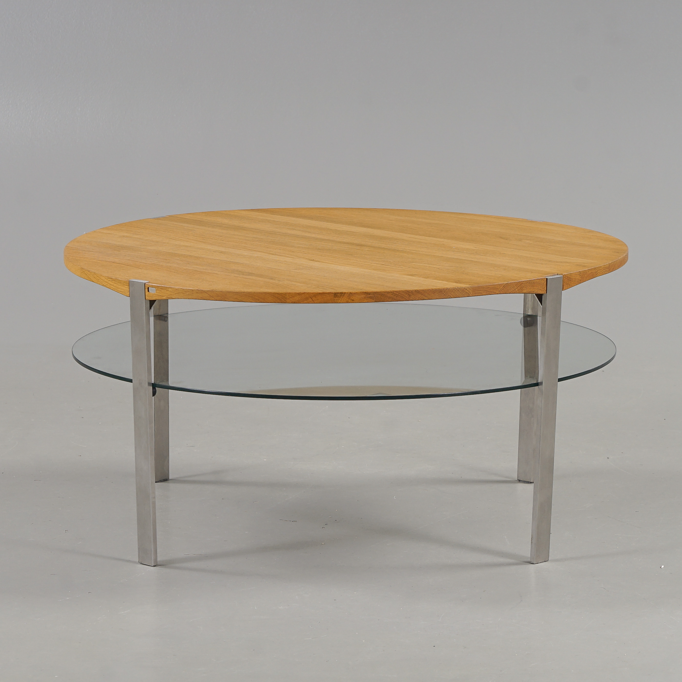 KRISTIAN ERIKSON. Soffbord "Furillen" Ek samt rostfritt stål och glas, G.A.D - Gute Art & Design, Samtida tillverkning.
