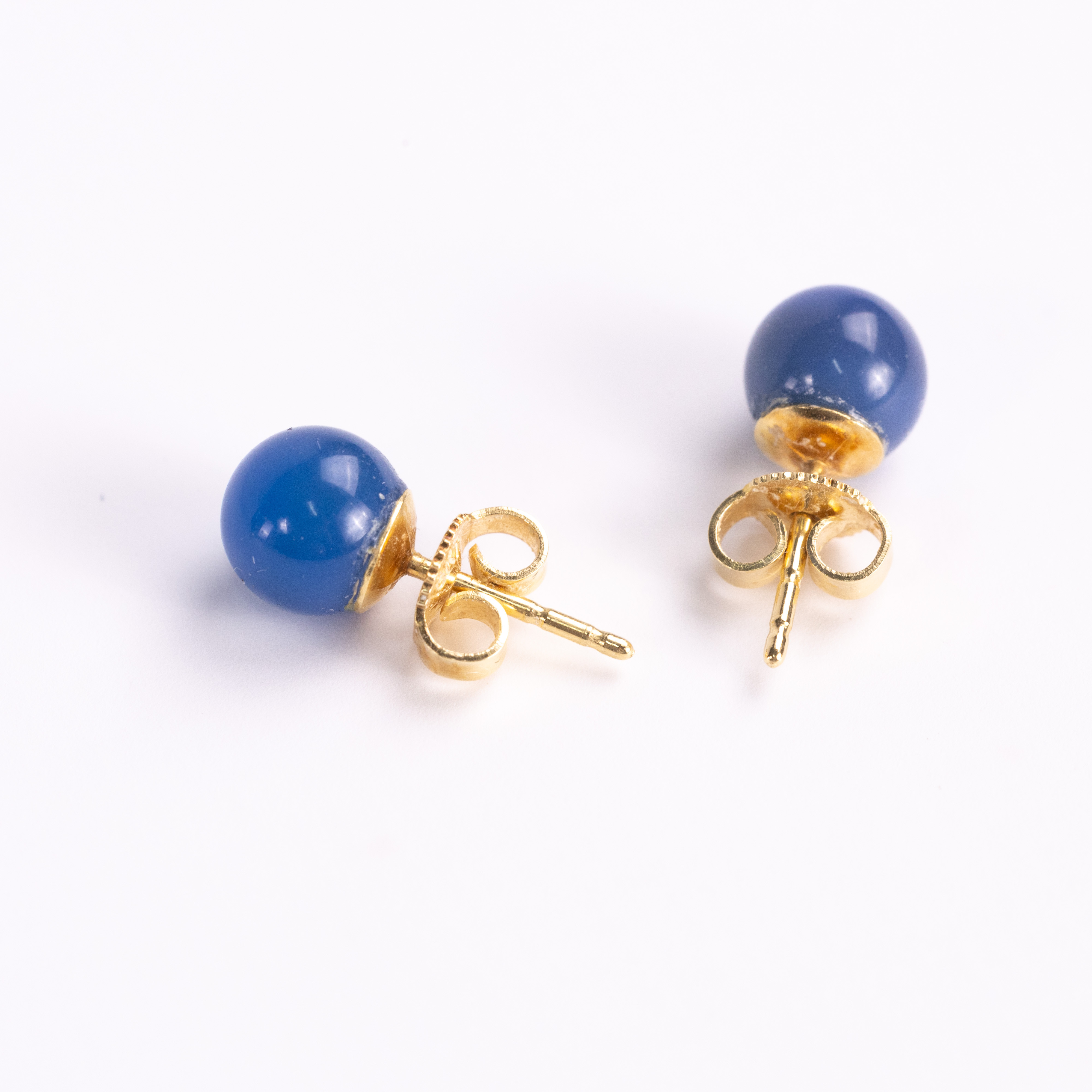 ÖRHÄNGEN. Ett par, 18k guld, Lapis Lazuli.