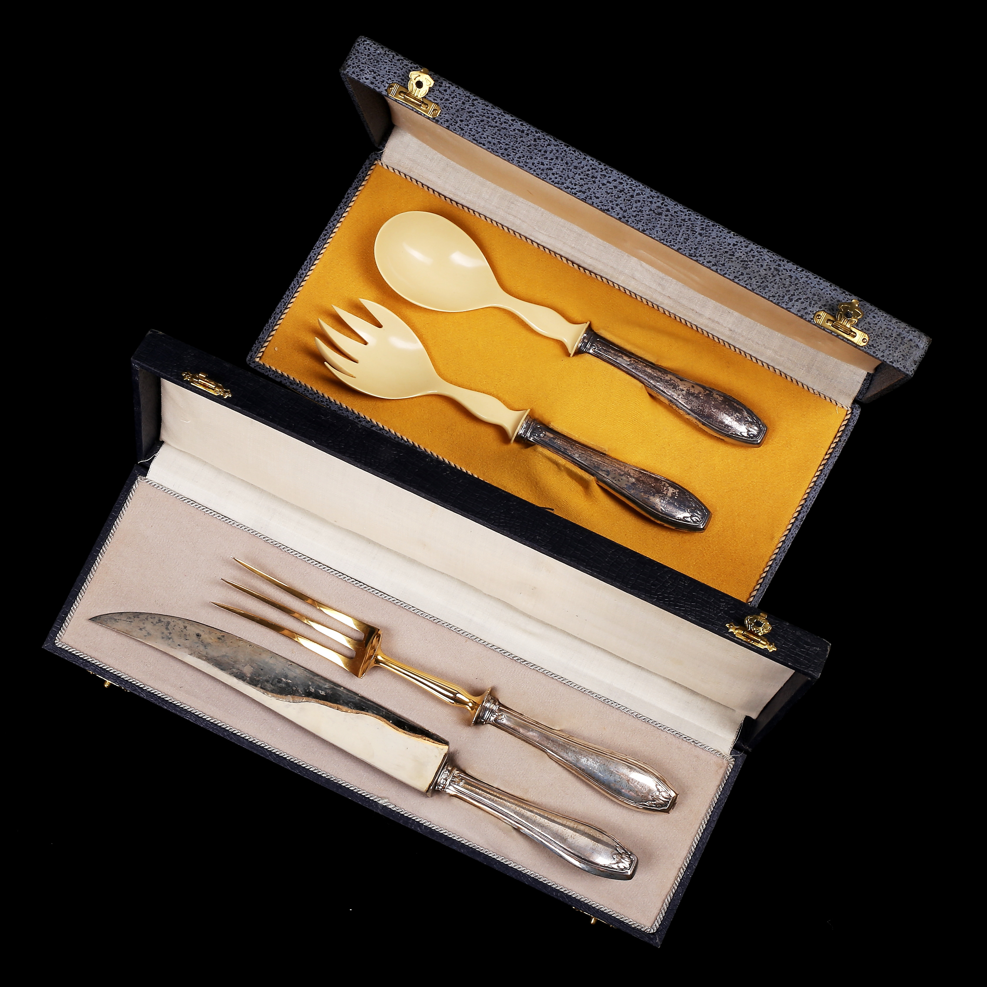 SERVERINGSBESTICK, 2 par, delvis silver, totalvikt 241 gram.