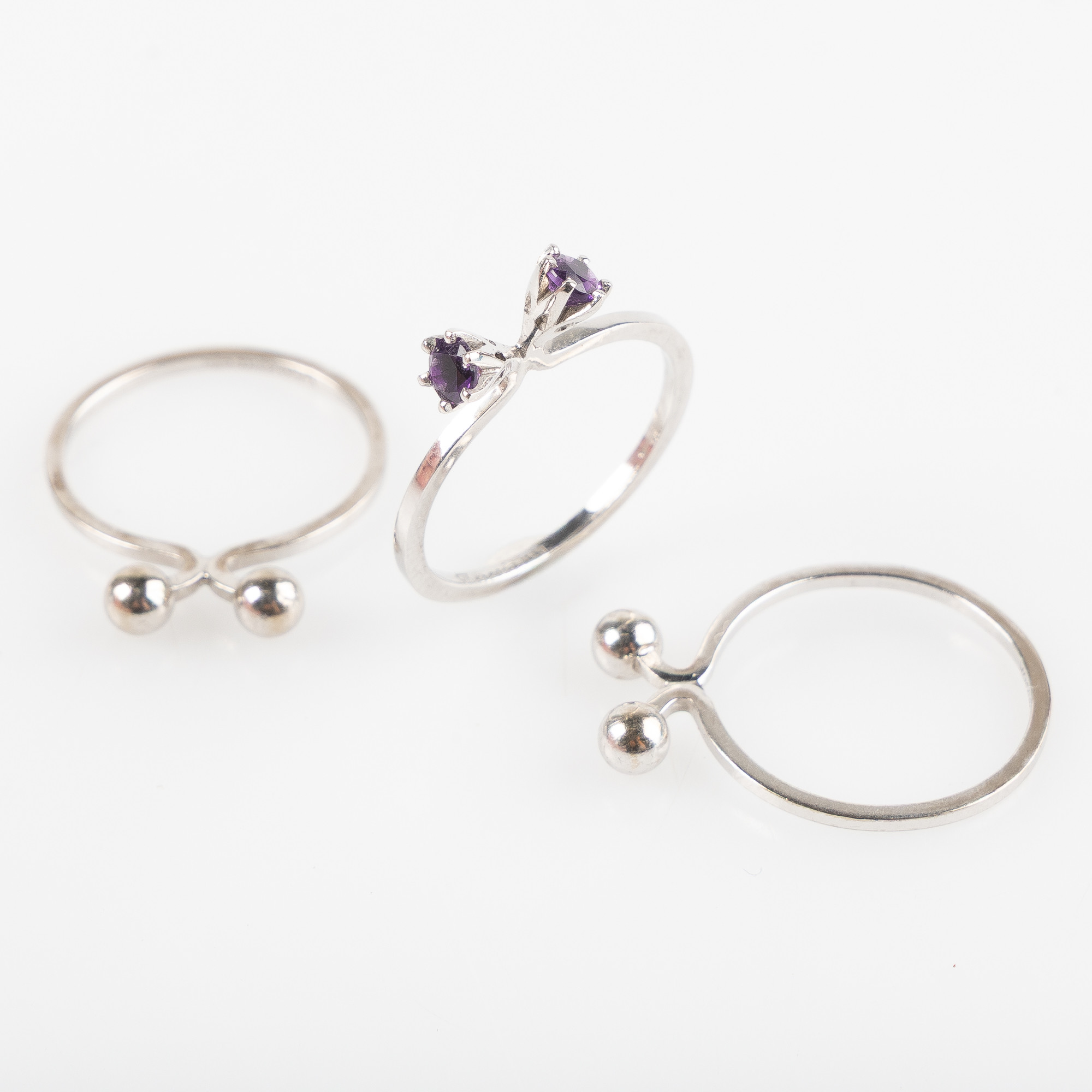 THERESIA HVORSLEV. Ringar, 3 st, 18K vitguld.