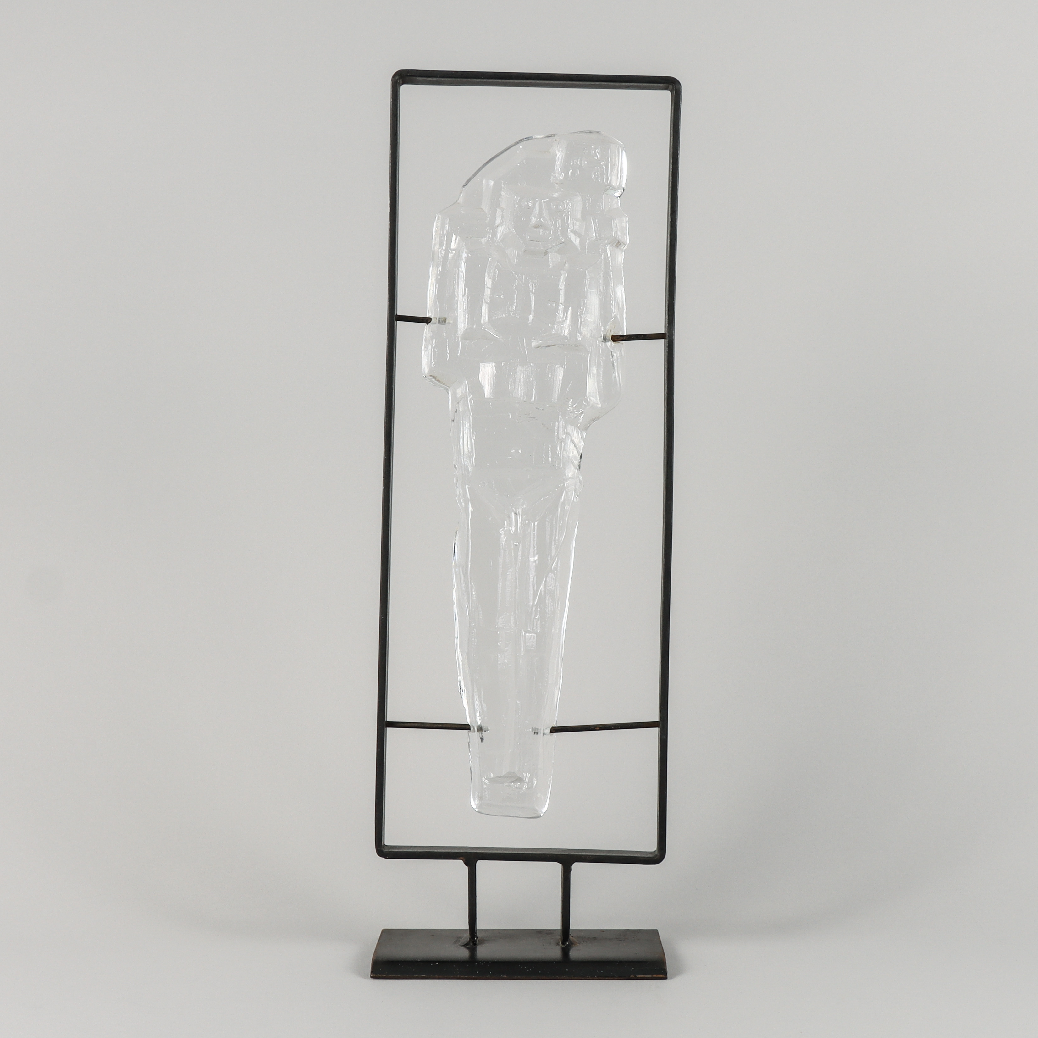 ERIK HÖGLUND. Skulptur, klarglas i smiddesställning.