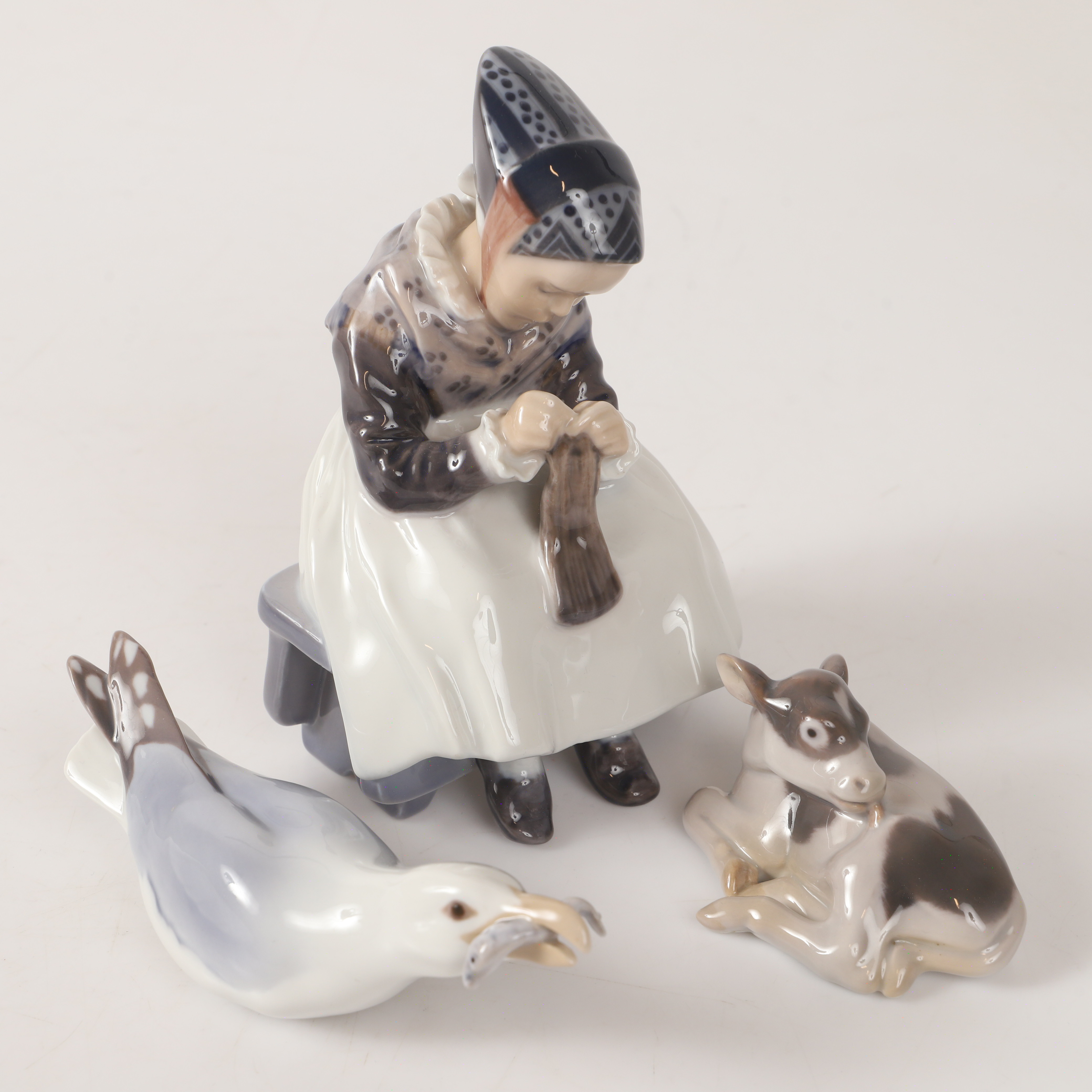 FIGURINER, 3 stycken, porslin, Royal Copenhagen och Bing och Gröndahl, Danmark.