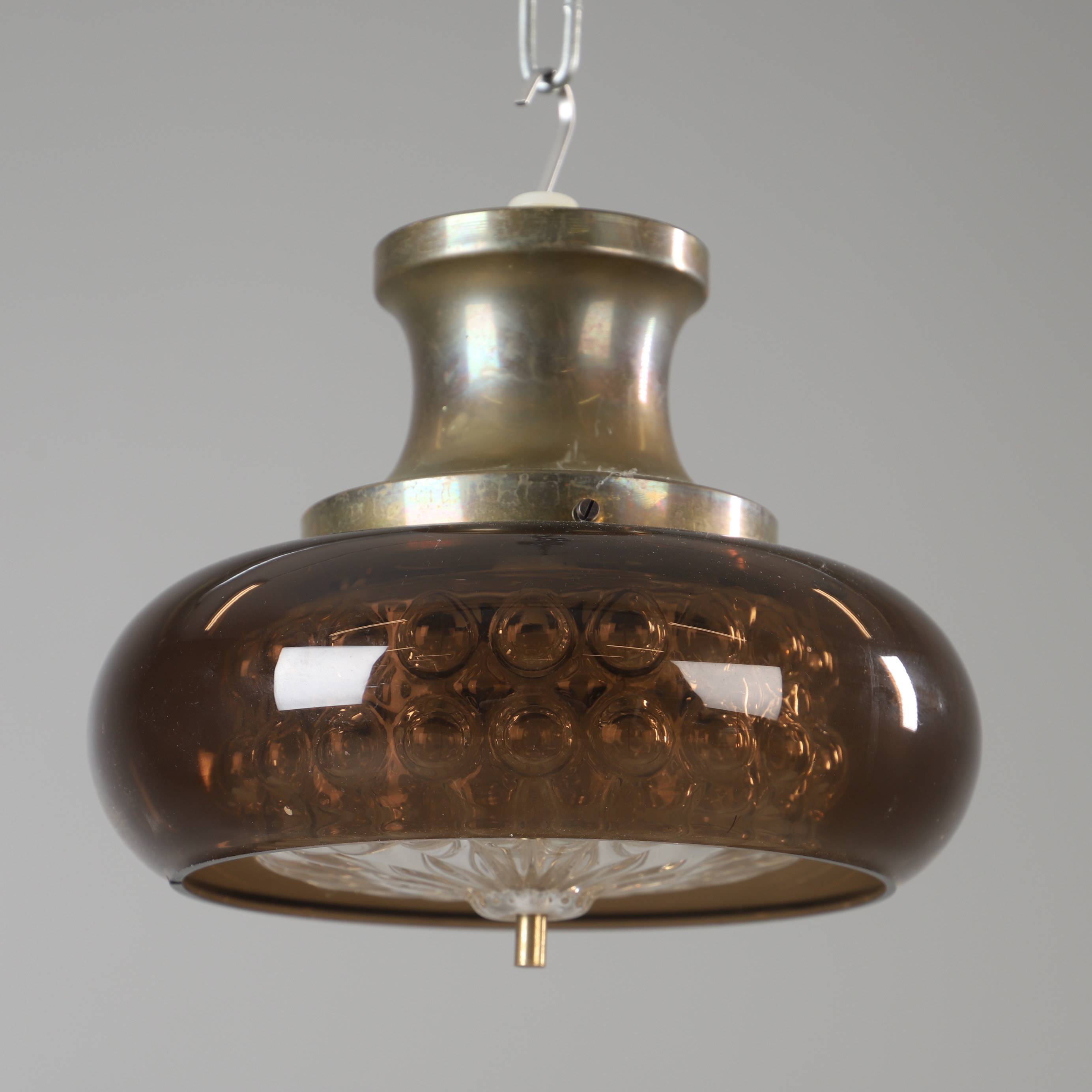 CARL FAGERLUND. Taklampa,"Bubblan", glas och mässing, Orrefors, 1900-talets andra hälft.