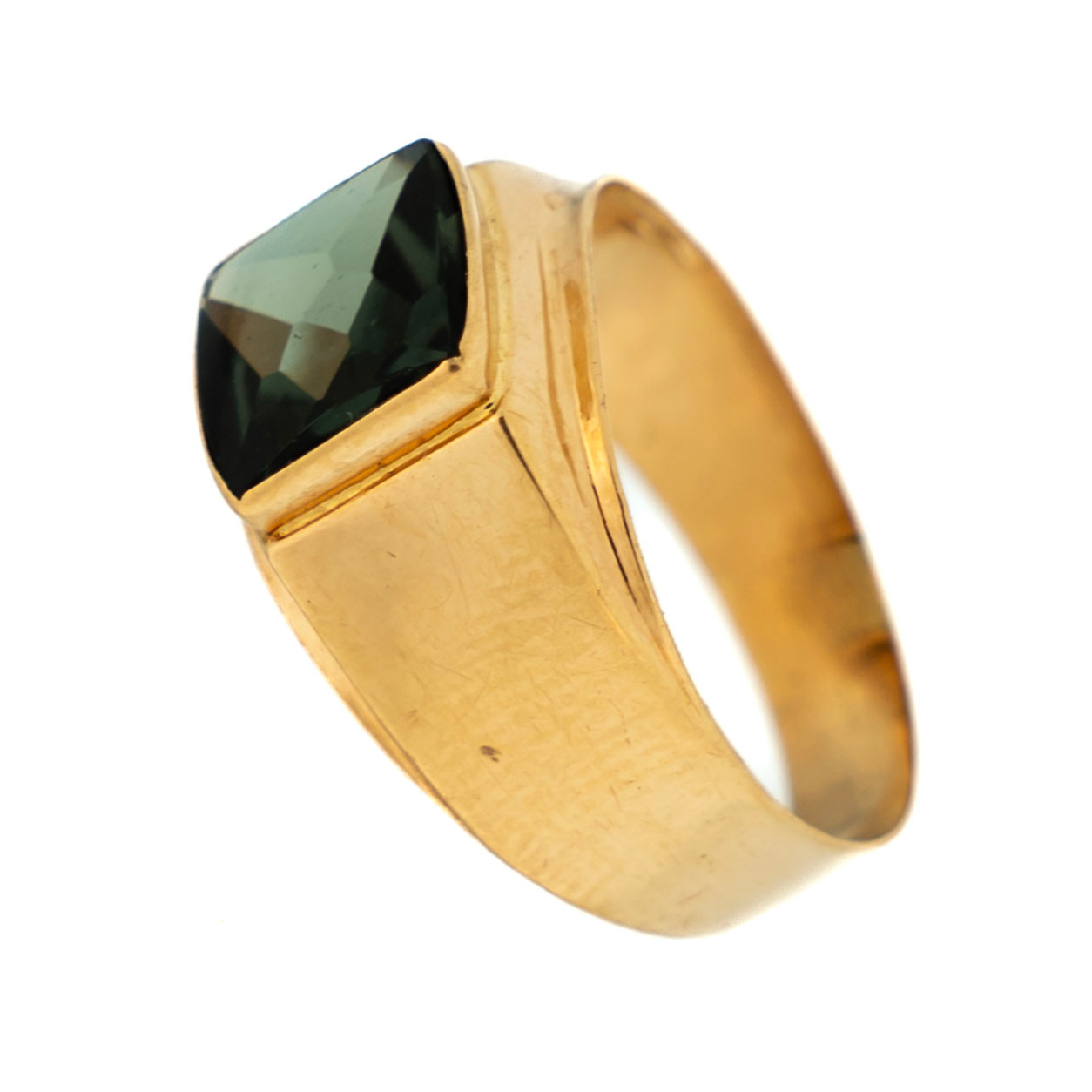 RING. 18K Guld med smaragd 1900-tal.