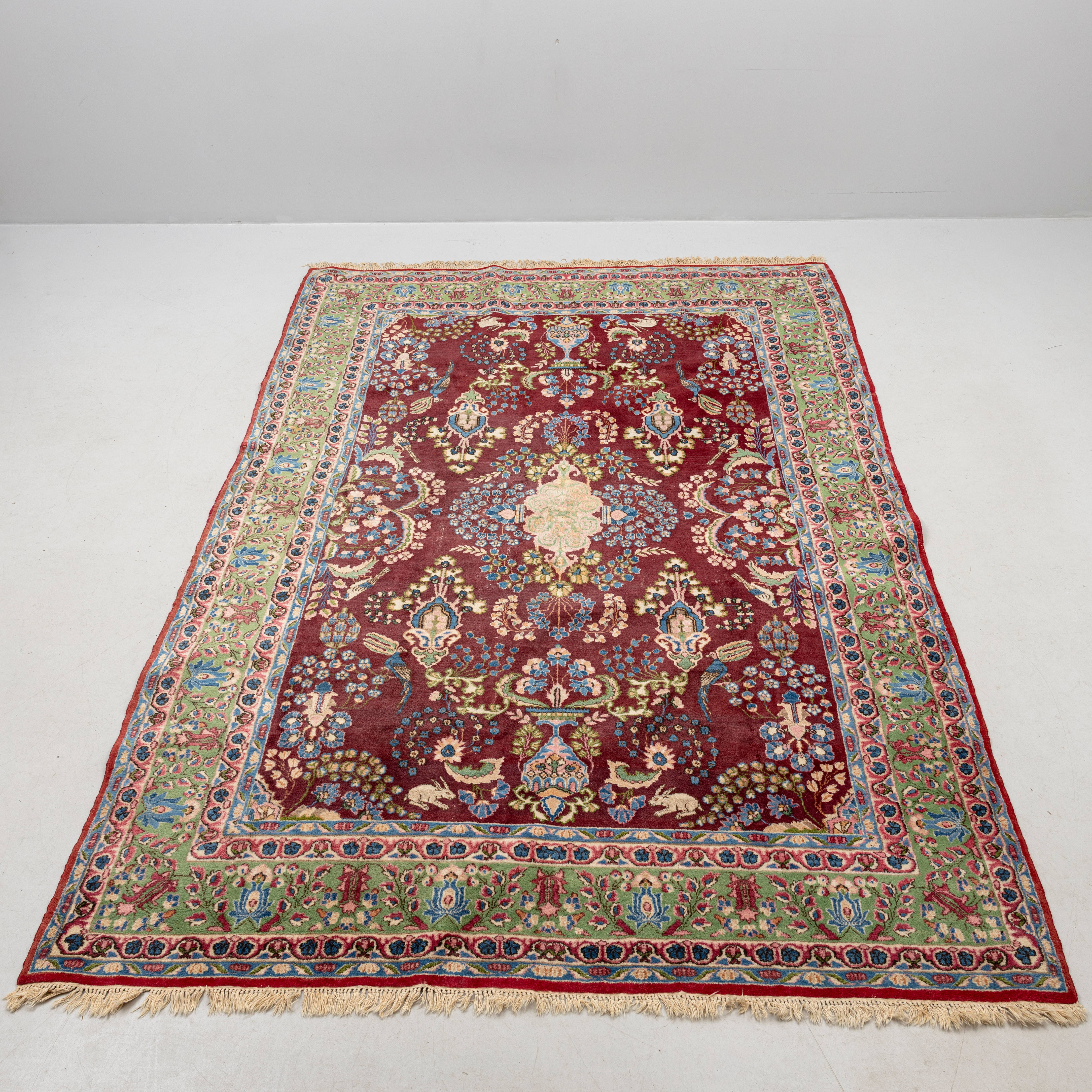 MATTA, Kirman, semiantik, ca 202x209 cm.