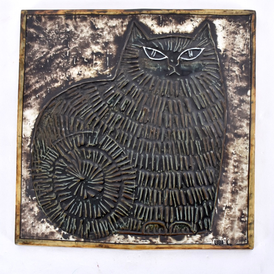 LISA LARSON. väggplatta, glaserat stengods, Katt.