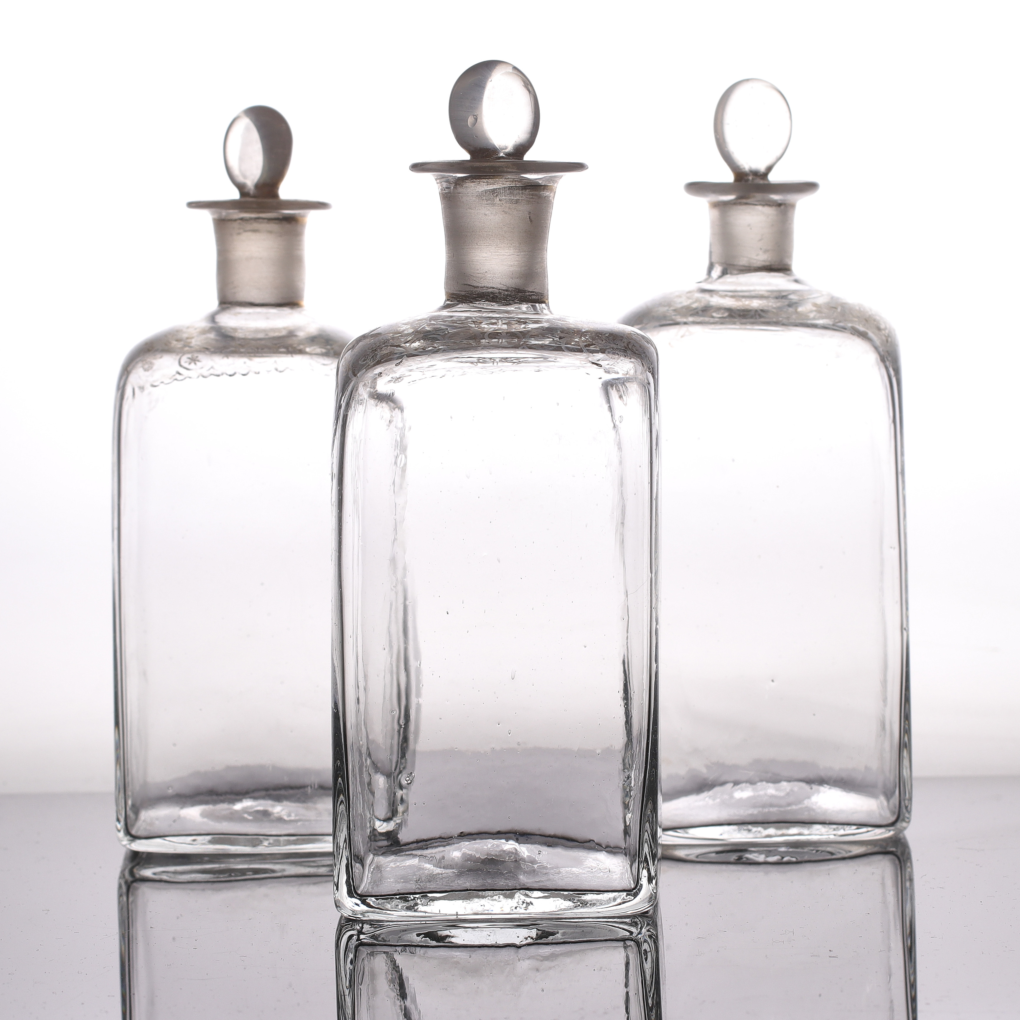 KARAFFER, 3 st, glas, 1820-tal.
