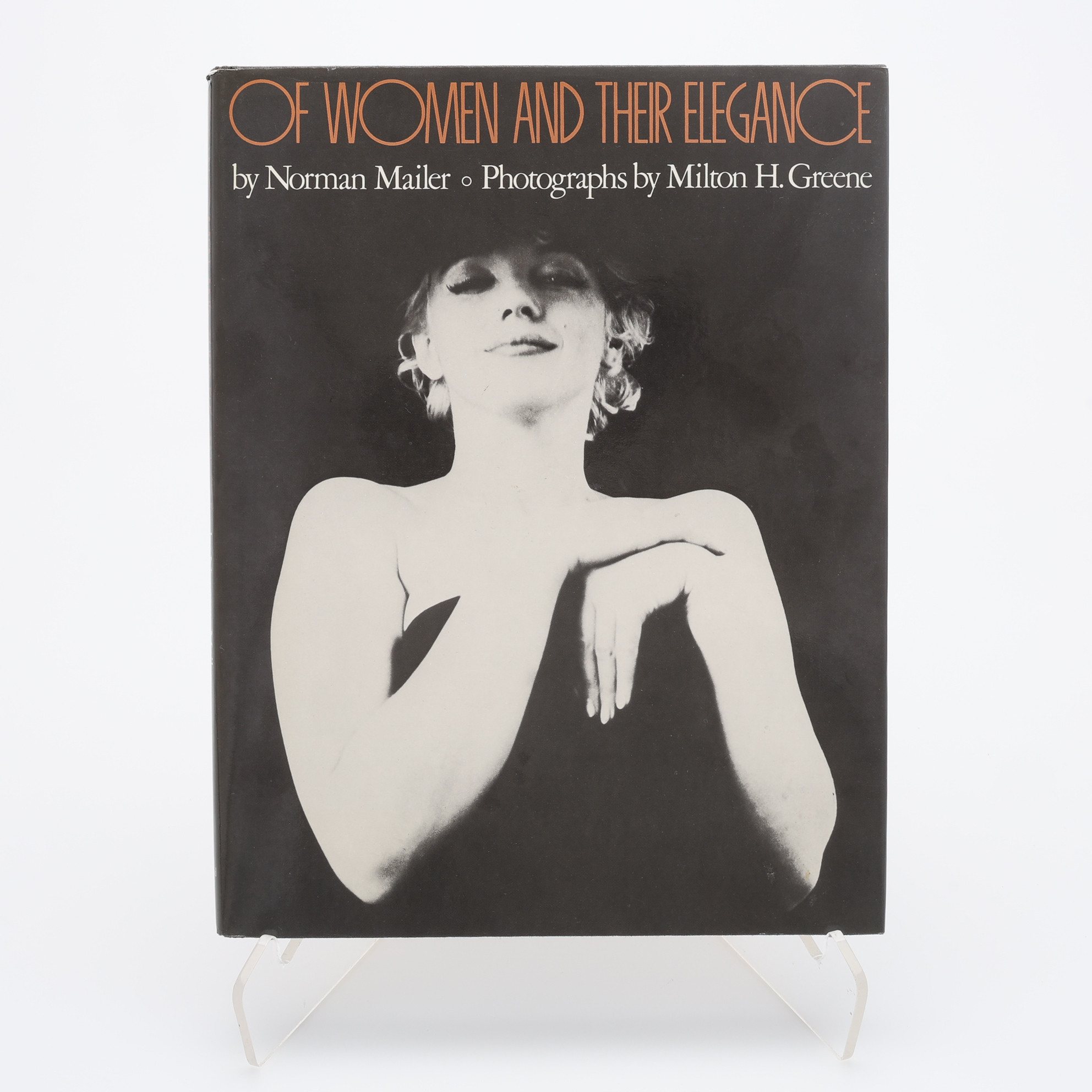 FOTO. DEN AMERIKANSKE FOTOGRAFEN MILTON H. GREENES "OF WOMEN AND THEIR ELEGANCE", 1980.