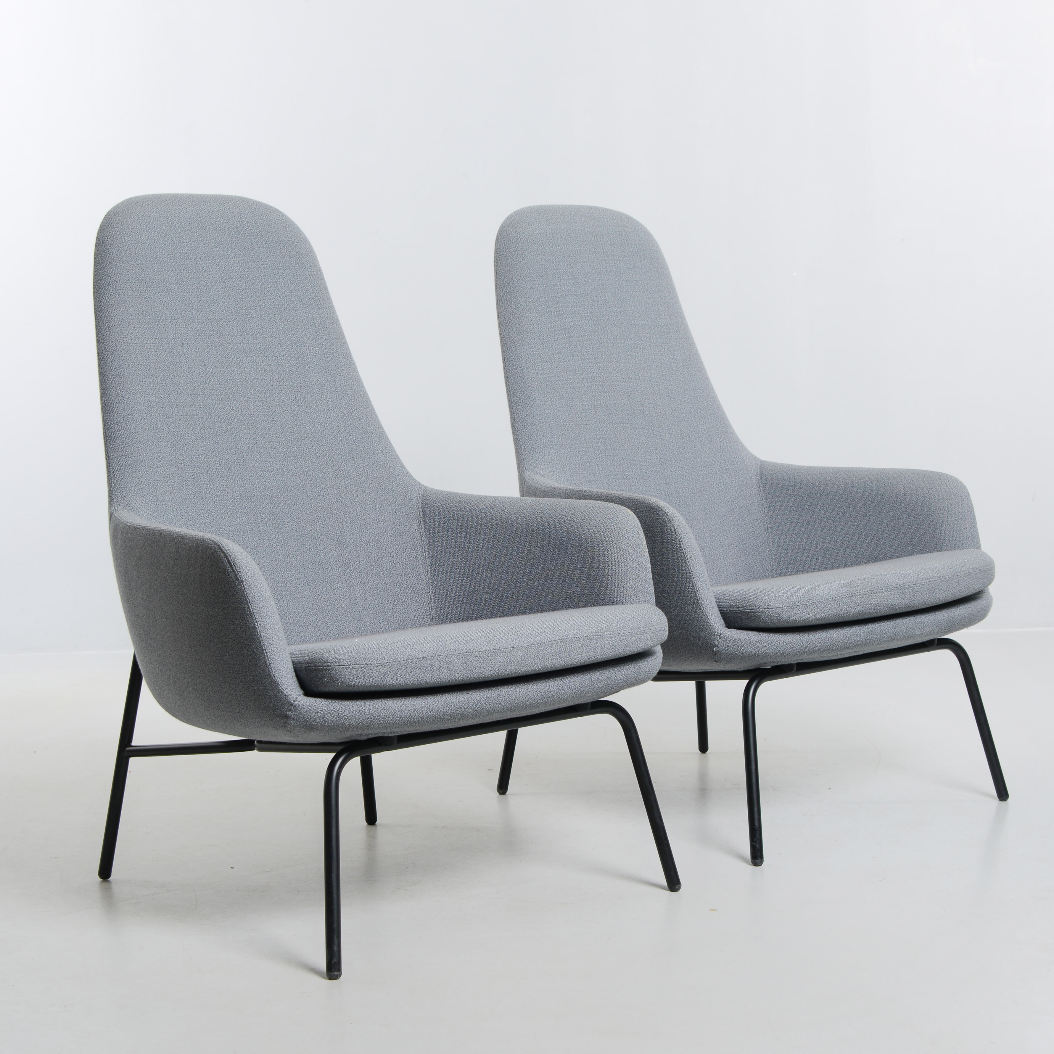 SIMON LEGALD. Fåtöljer, ett par, 'Era Lounge Chair High', Normann Copenhagen.