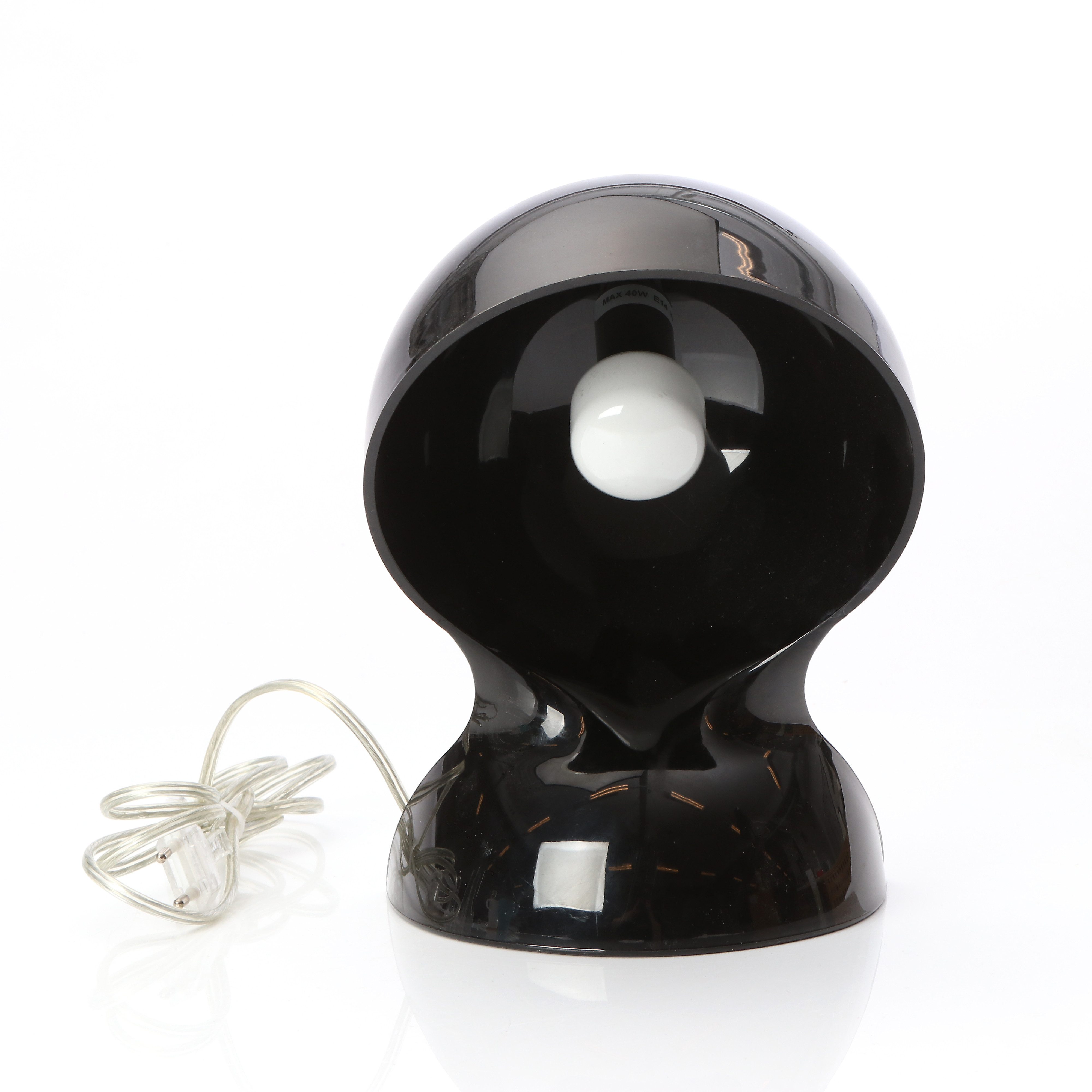 VICO MAGISTRETTI. BORDSLAMPA. Plast. Artemide. Samtida tillverkning.