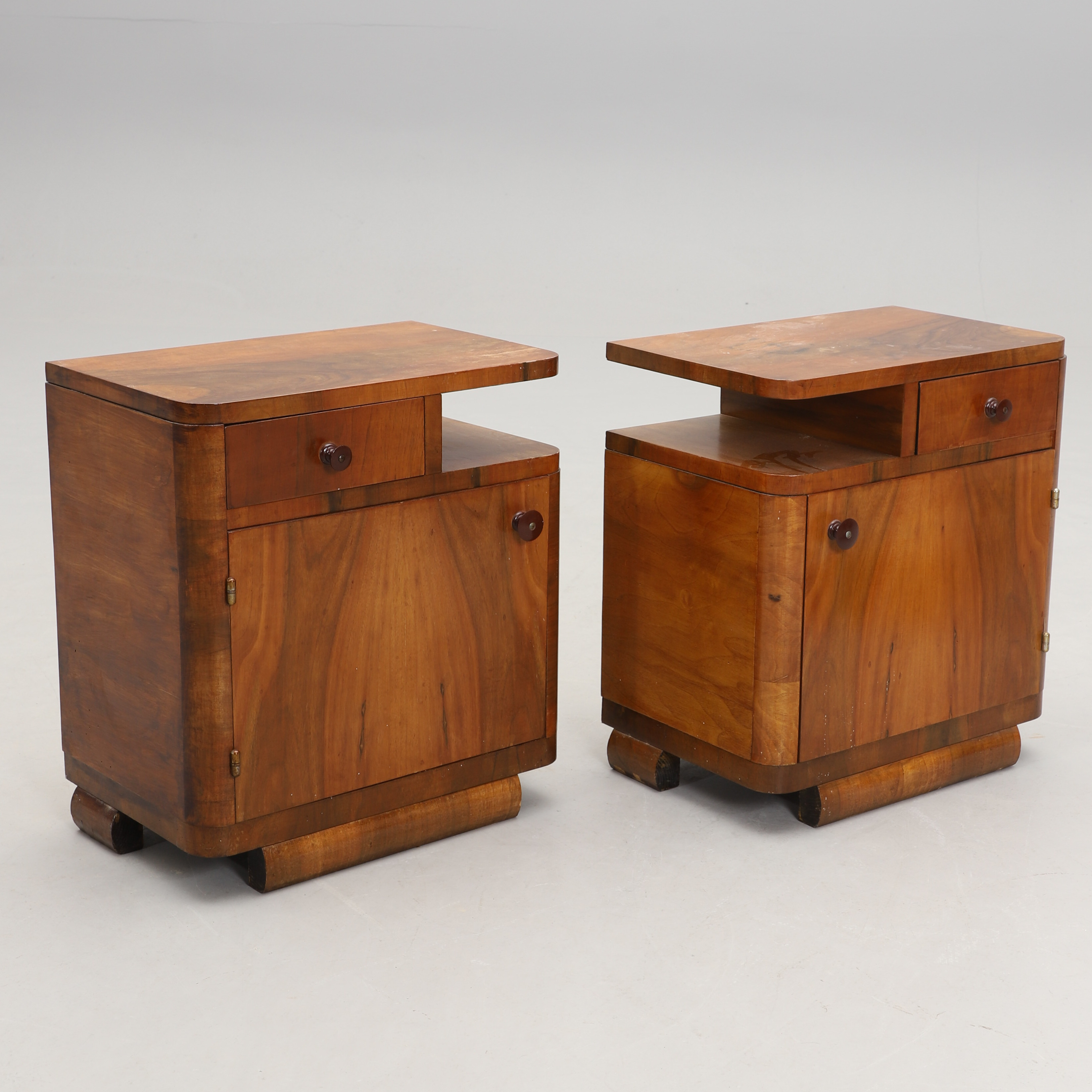 SÄNGBORD, ett par, art decostil, 1900-talets andra hälft.