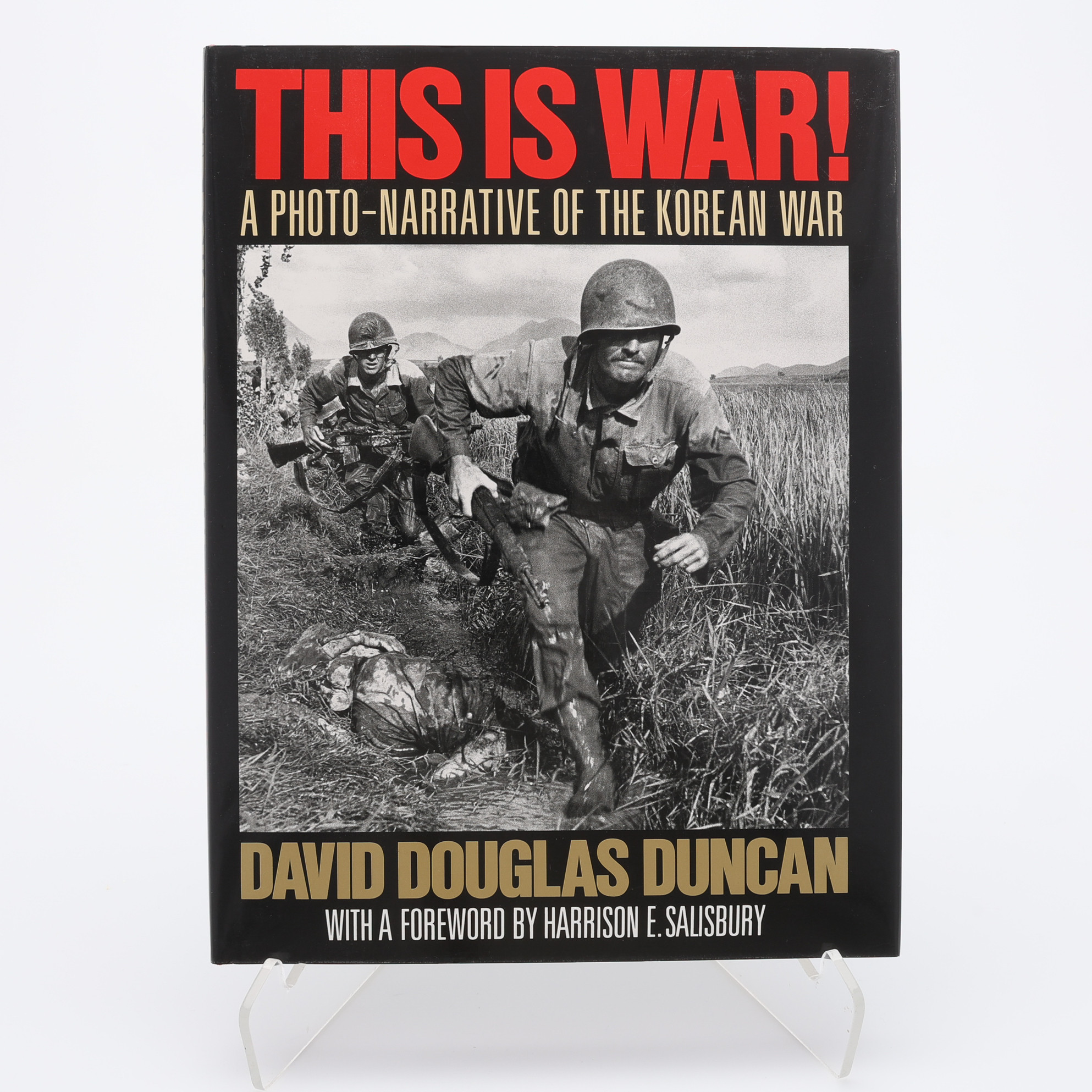 FOTO. DEN AMERIKANSKE FOTOGRAFEN DAVID DOUGLAS DUNCANS "THIS IS WAR", 1990.