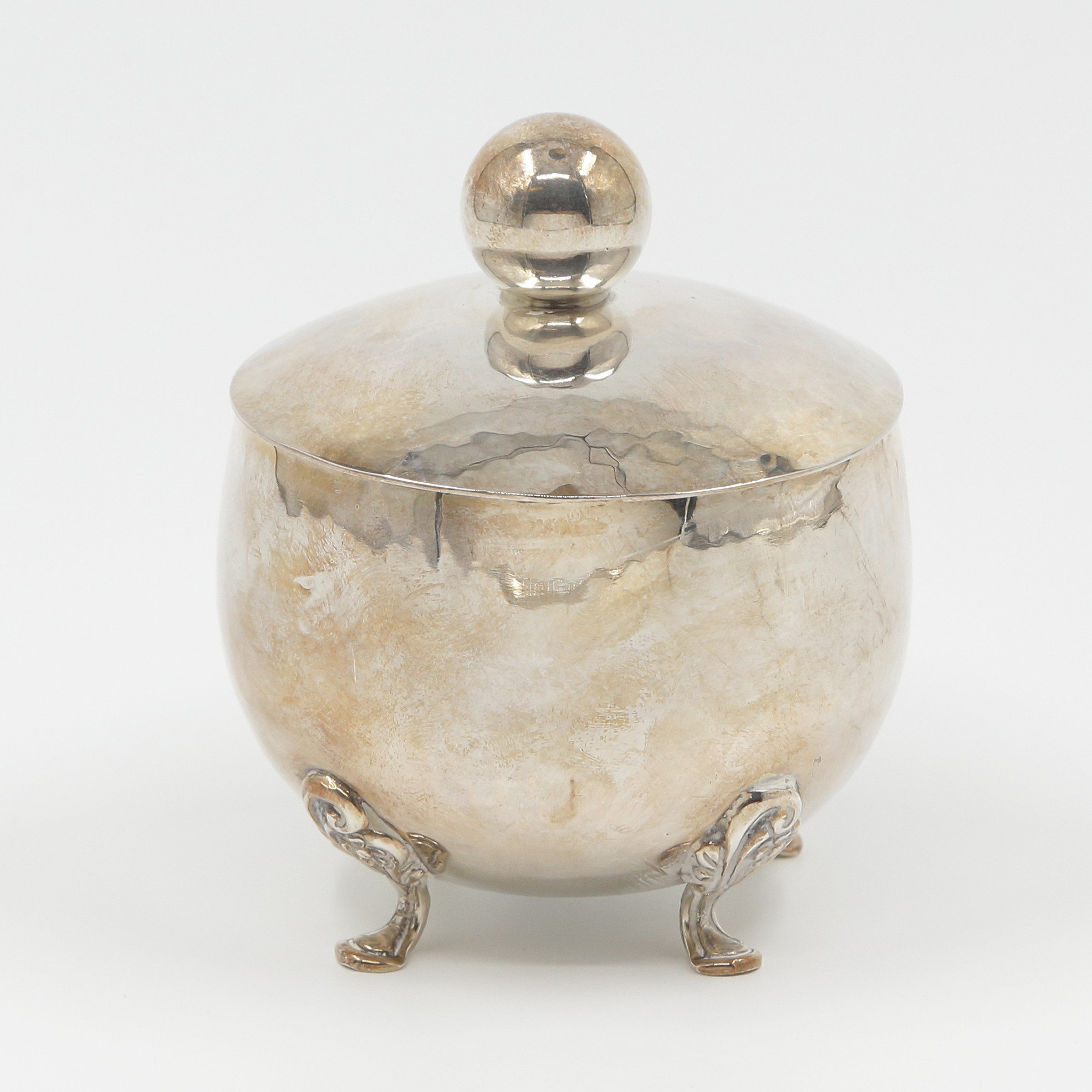 SOCKERSKÅL I HAMRAT SILVER (STERLINGSILVER).