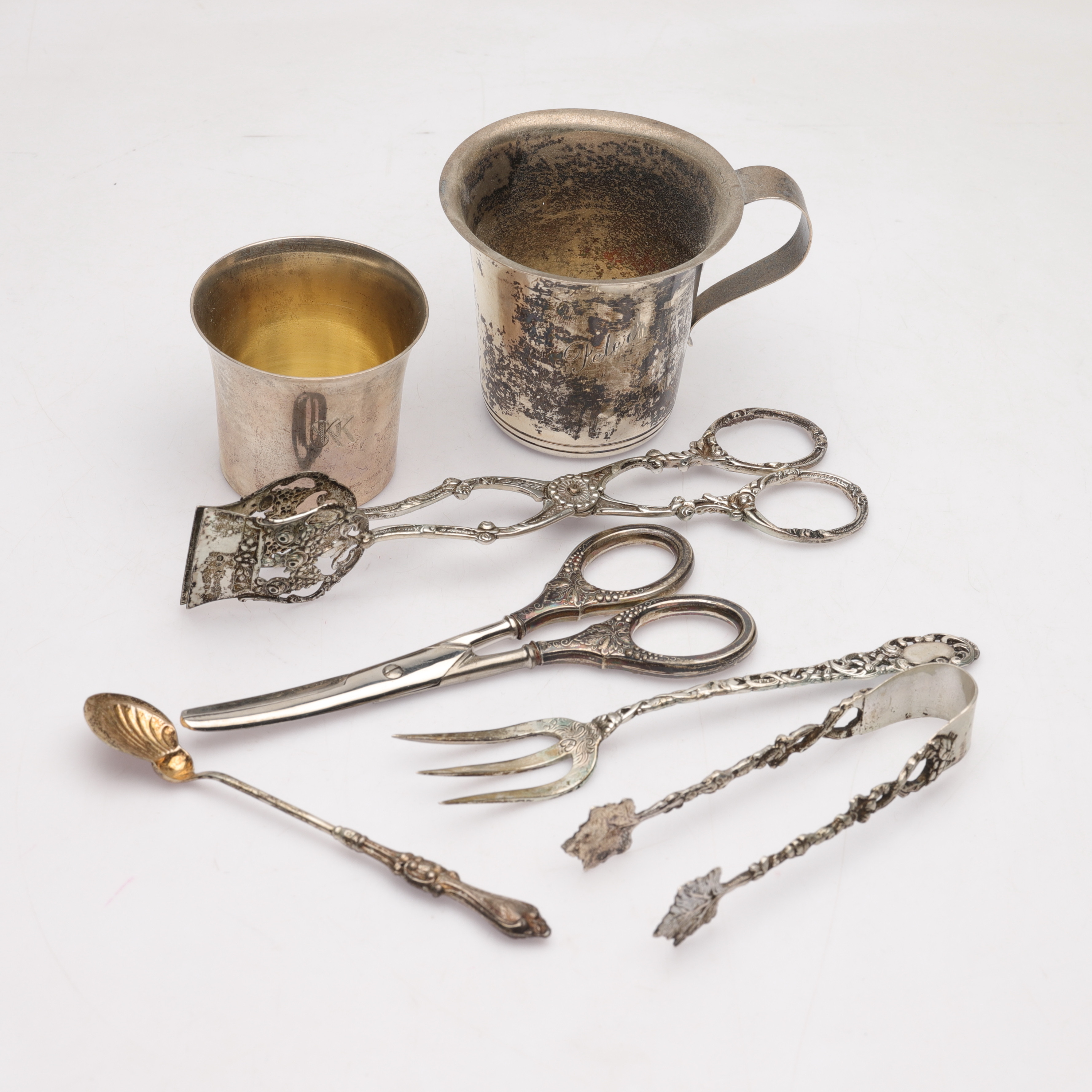SILVERFÖREMÅL, 7 delar, b.la. Sverige. Totalvikt ca 224 g.
