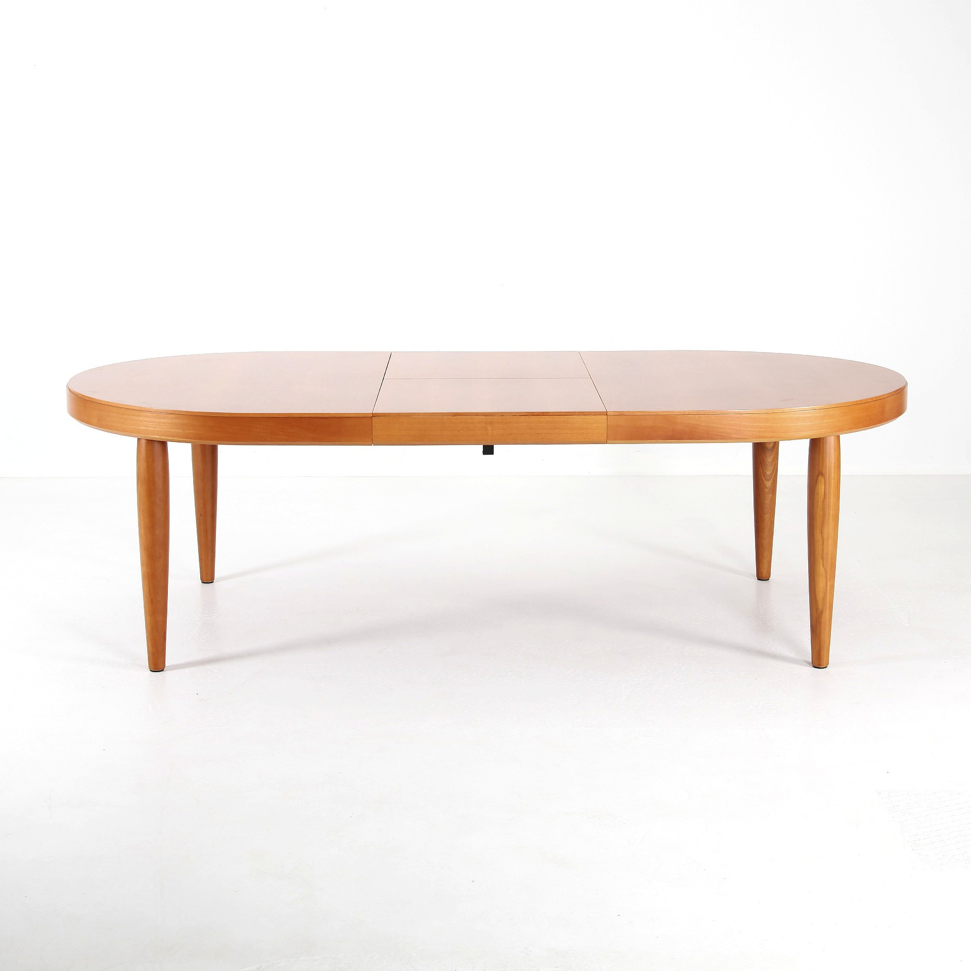 MATBORD, total längd 240 cm, Italien.