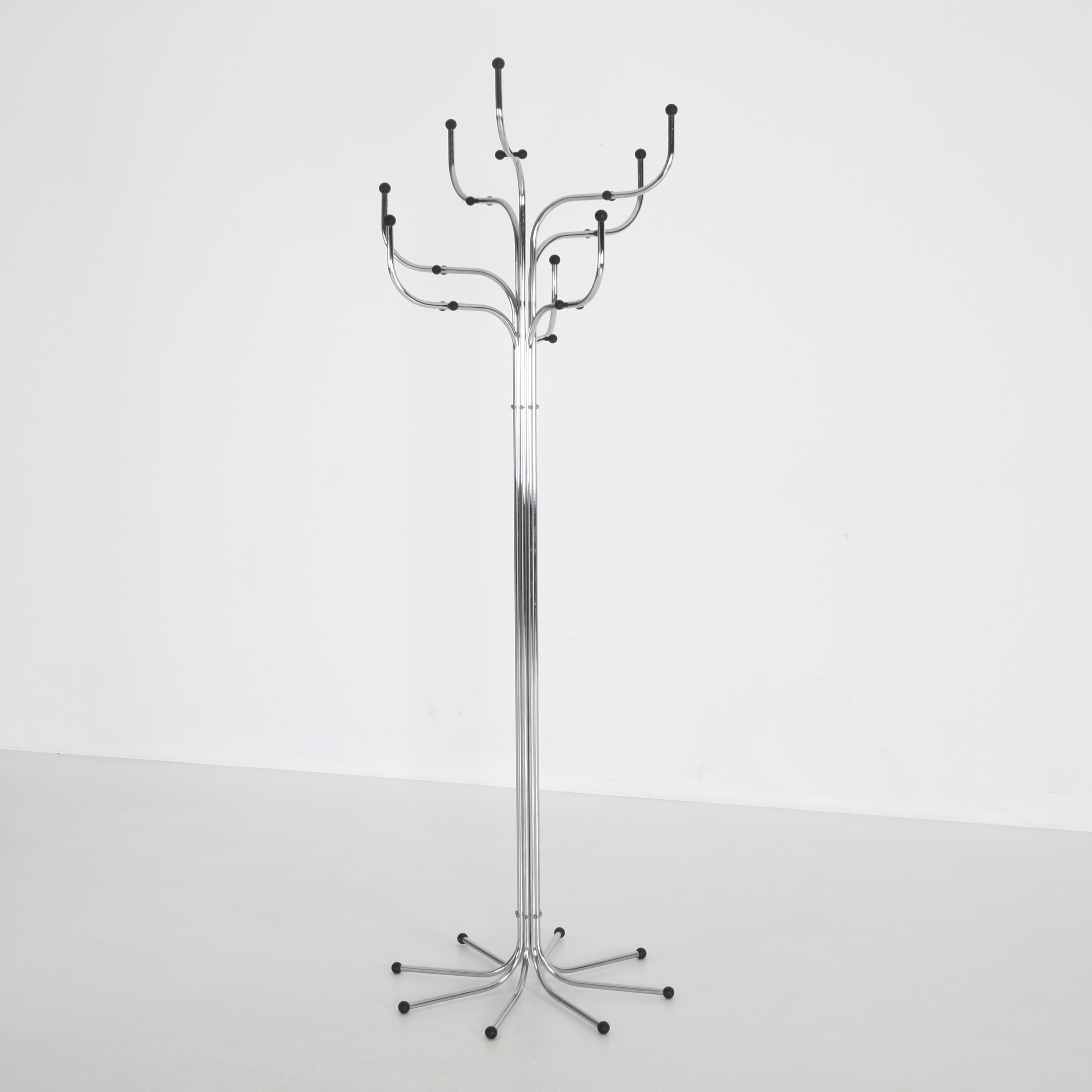 SIDSE WERNER. 1931-1989. Tamburmajor, "Coat Tree", Fritz Hansen, Danmark.