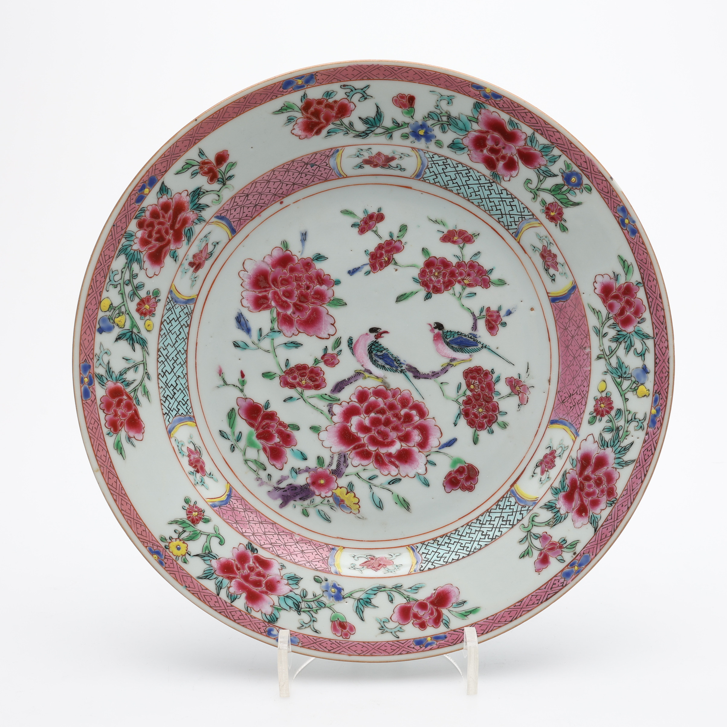 TALLRIK, Kina, porslin med emaljmåleri, famille rose, Qianlong (1736-1795.