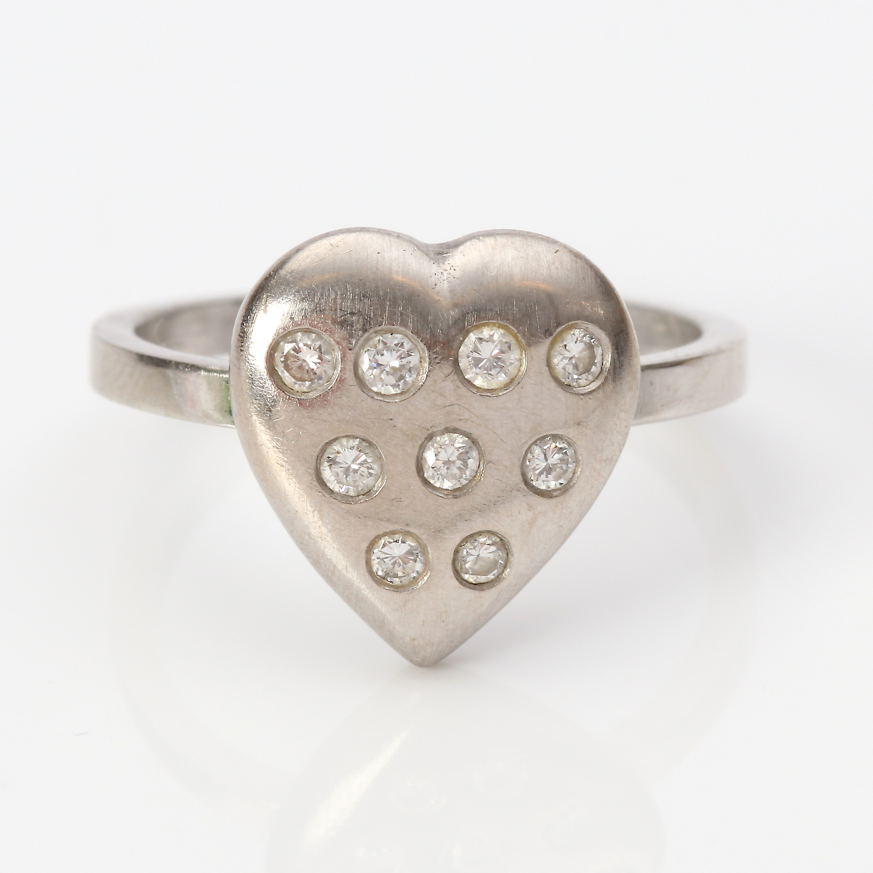 DIAMANTRING 18K, 7,6 g. Gustav Dahlgren & Co, Malmö 1967.