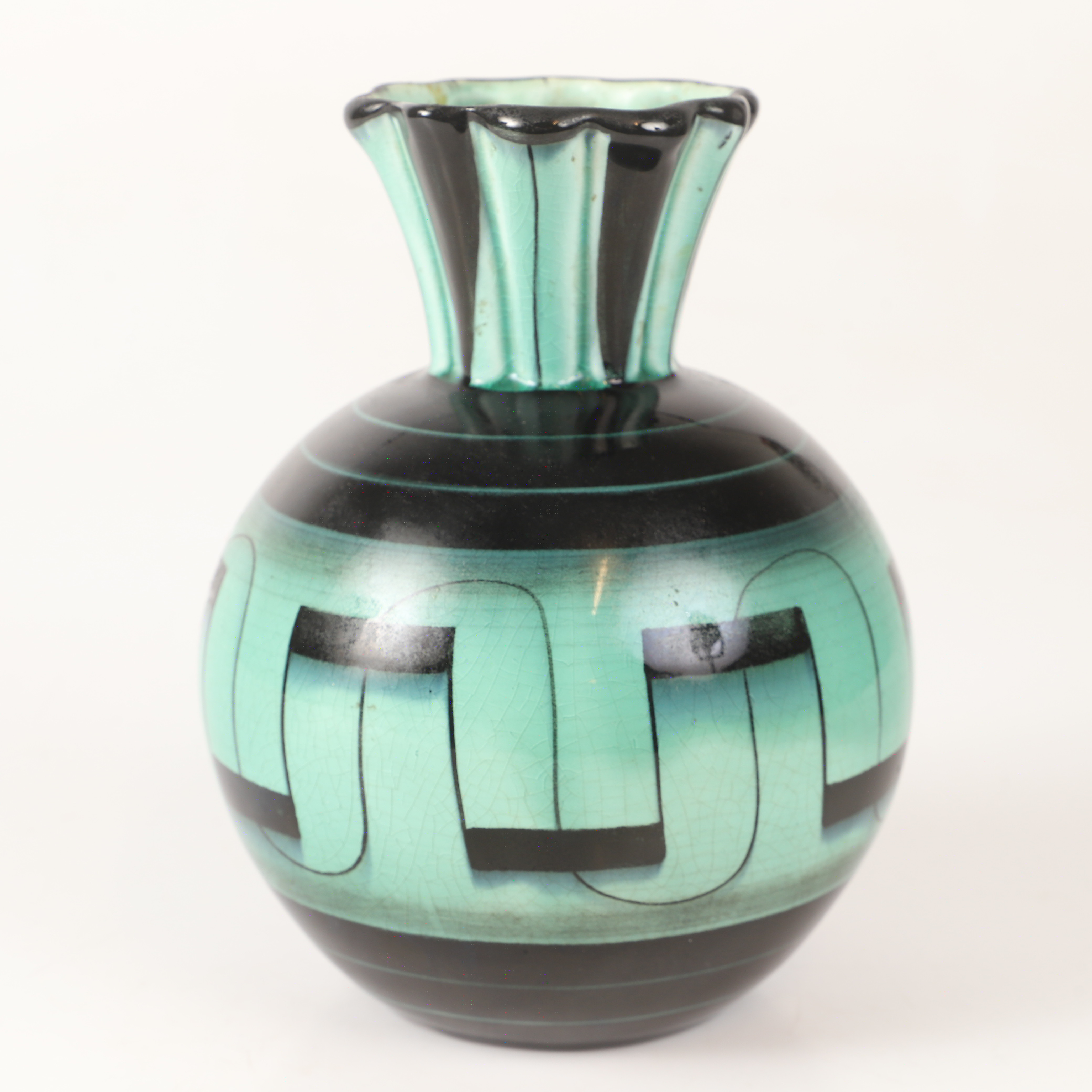 ILSE CLAESSON. Vas, "Serie V", flintgods, Rörstrand.