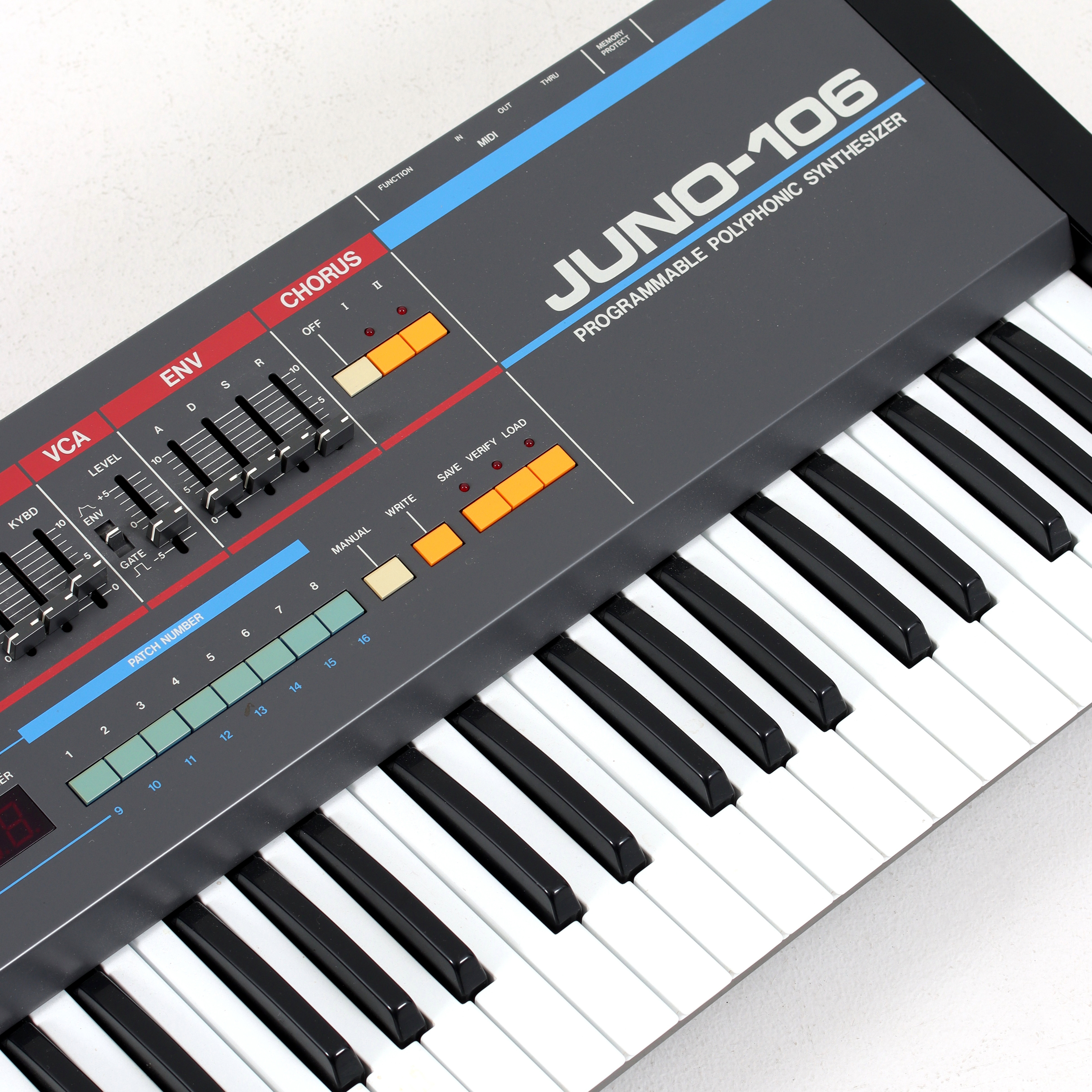 ROLAND Juno-106 61-Key Programmable Polyphonic, Synthesizer, 1980-tal.