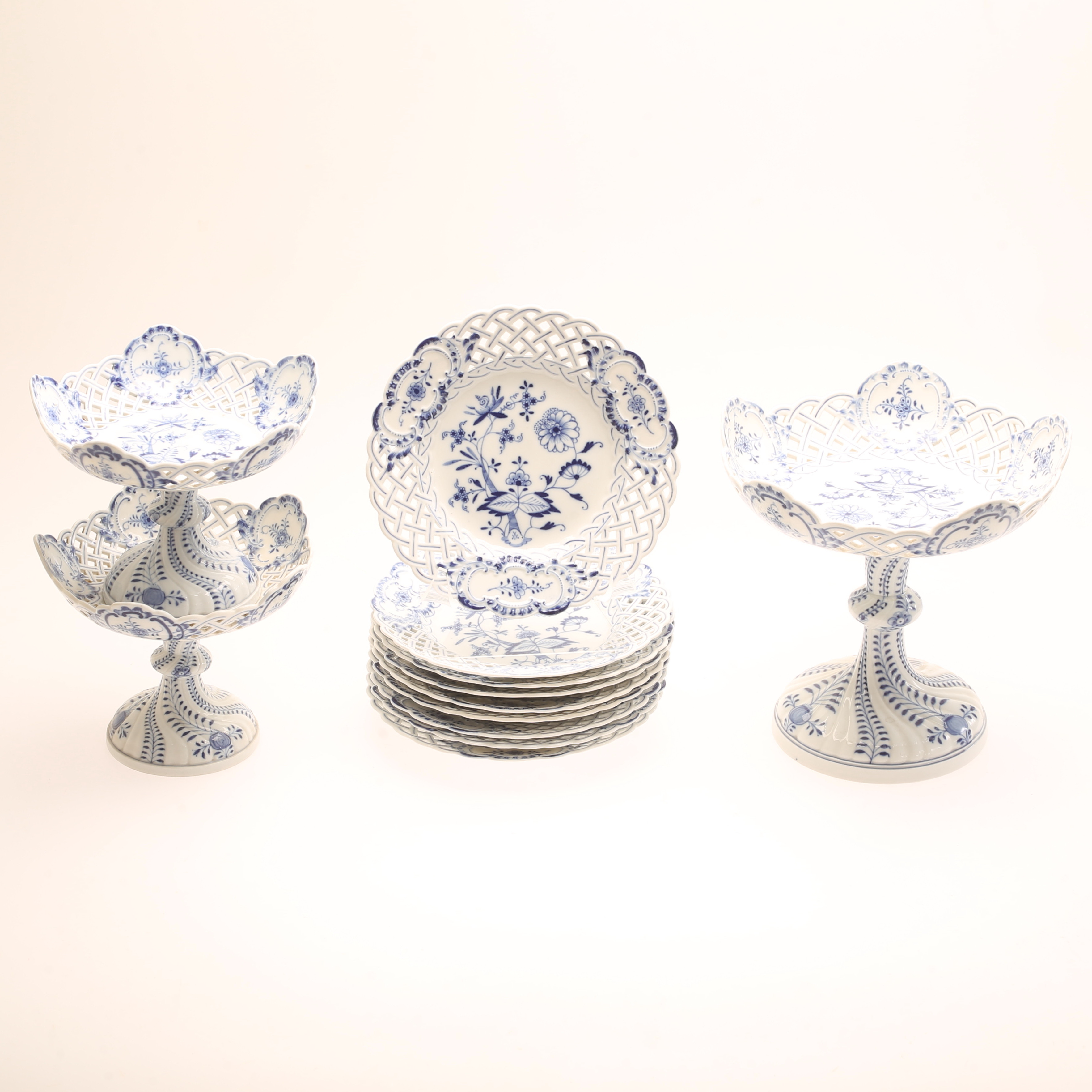 SERVIS, 12 delar, ”Lökmönster”, gallermodell, porslin, Meissen.