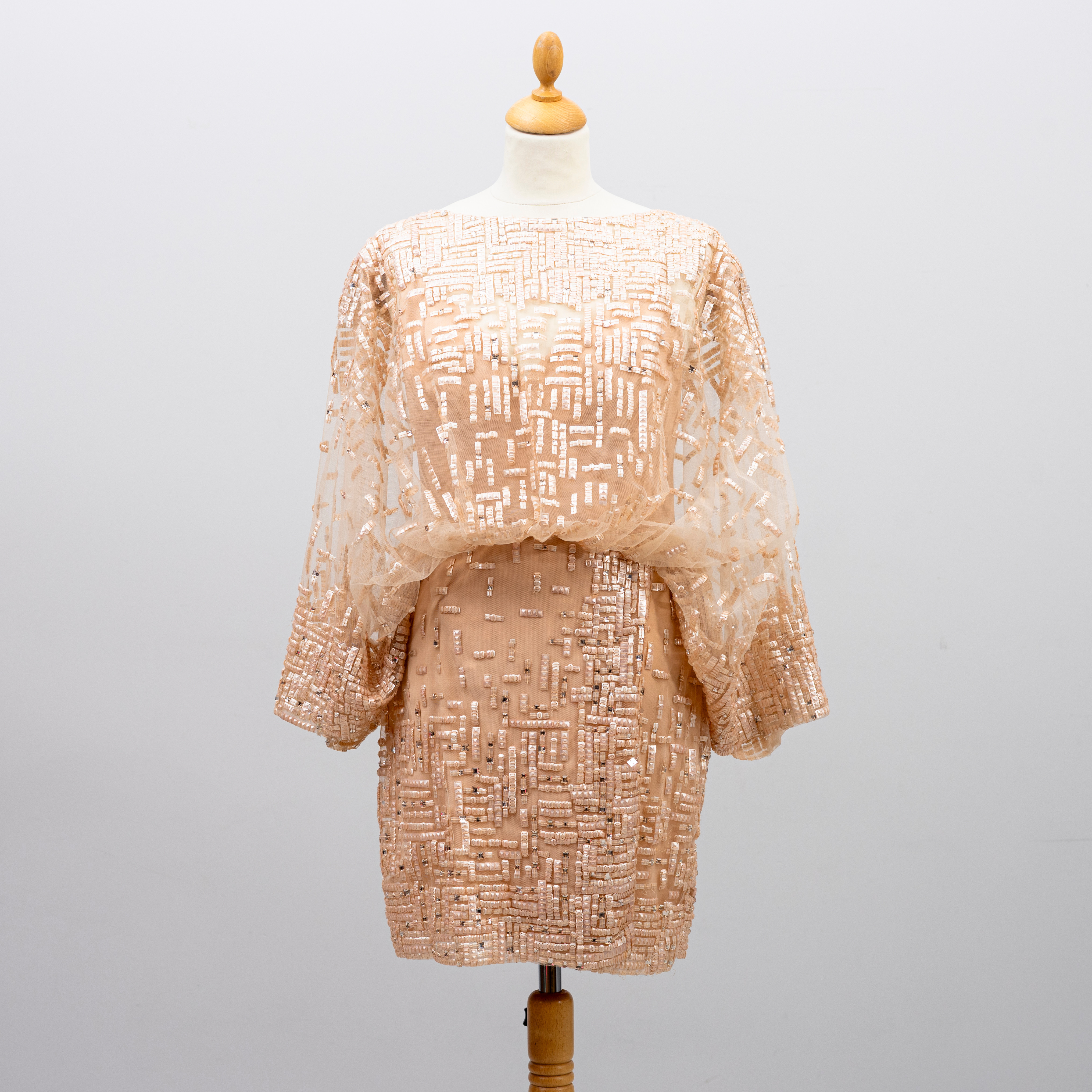 ELIE SAAB. PALJETTKLÄNNING, storlek 40.