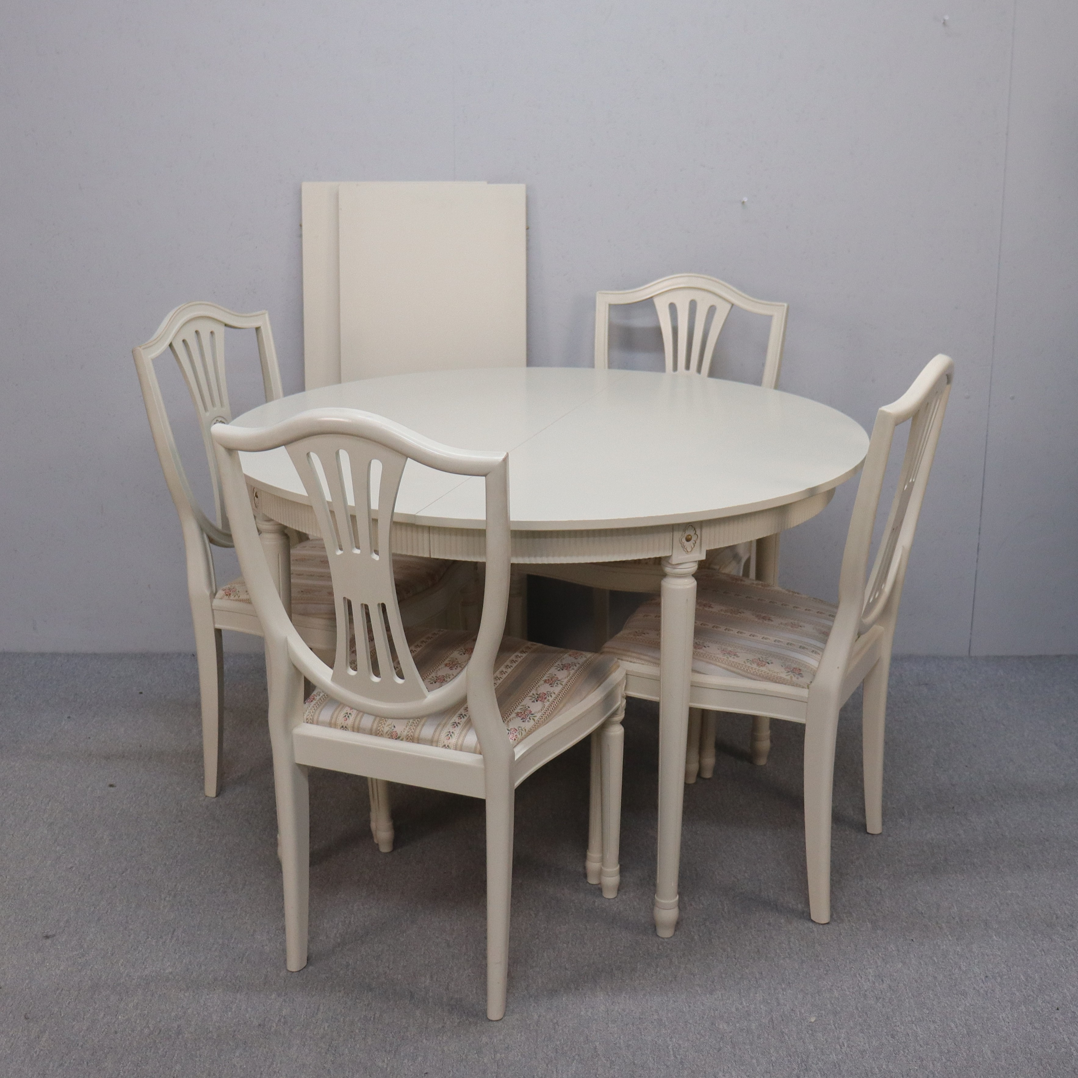 MATBORD MED STOLAR, gustaviansk stil, 7 delar.