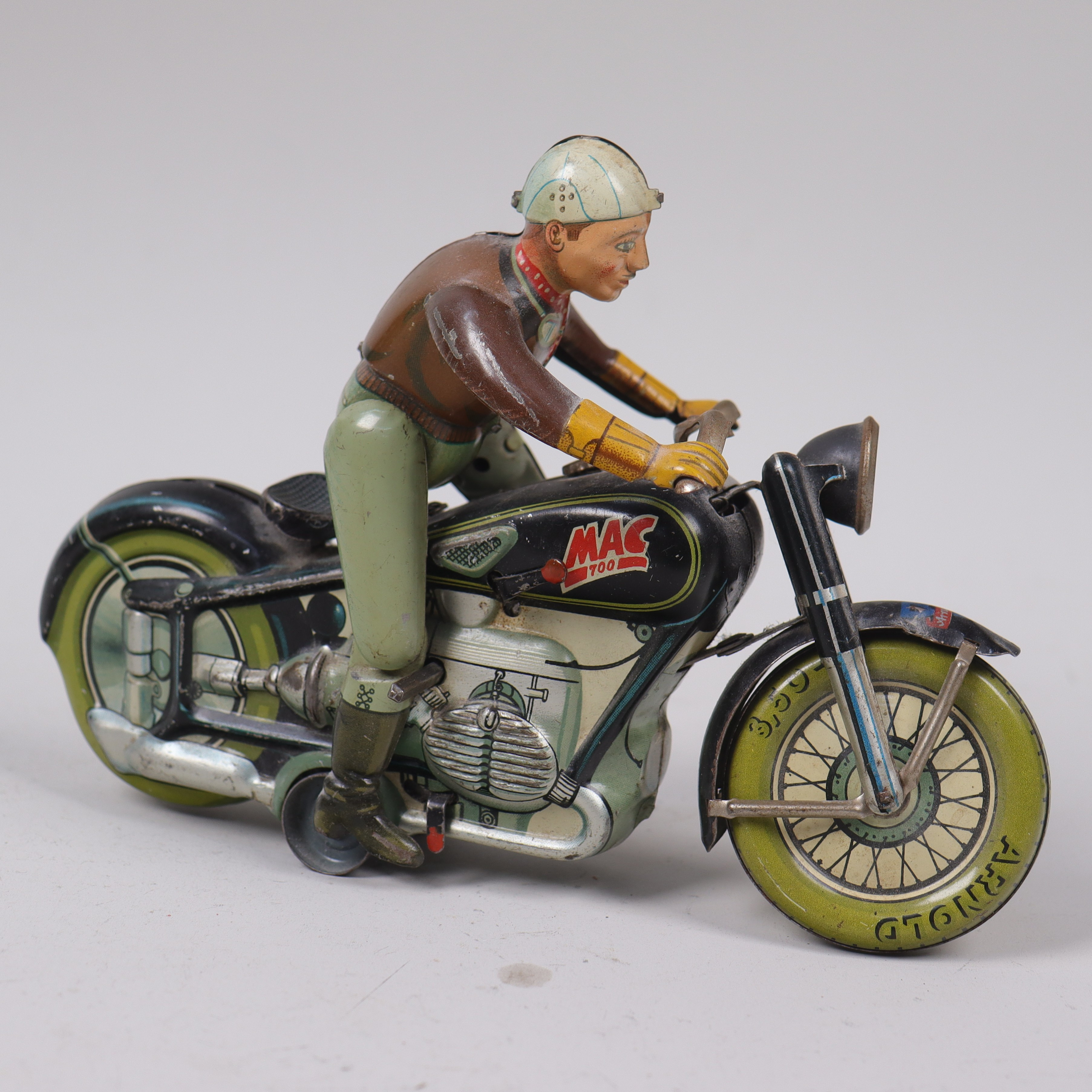PLÅTLEKSAK, Arnold, "Mac 700", motorcykel, litograferad plåt, urverk, U.S. Zone, Tyskland, 1900-talets mitt.