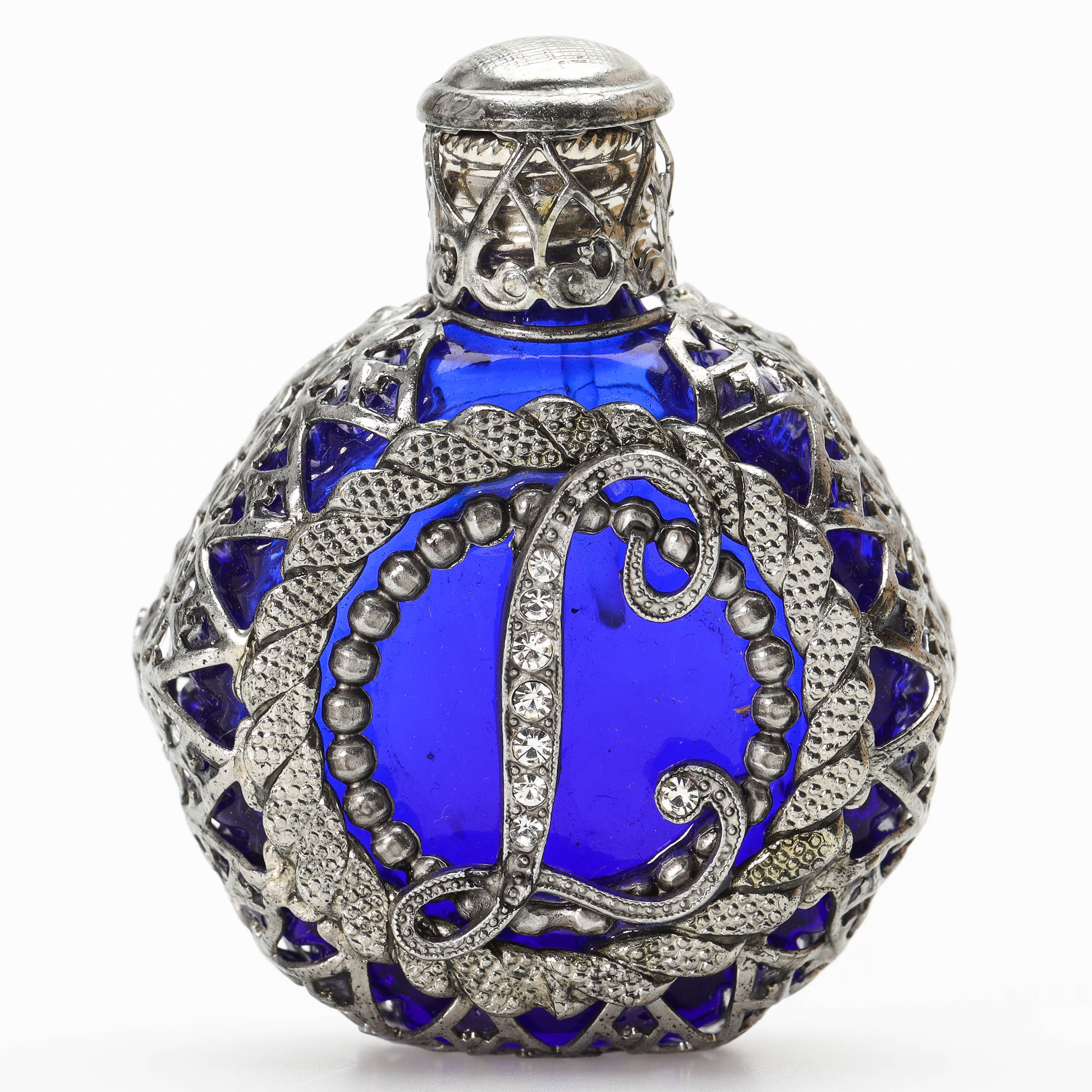 PARFYMFLASKA, flaska i glas, klädd i metall, monogram av bokstaven L, tidigt 1900-tal.