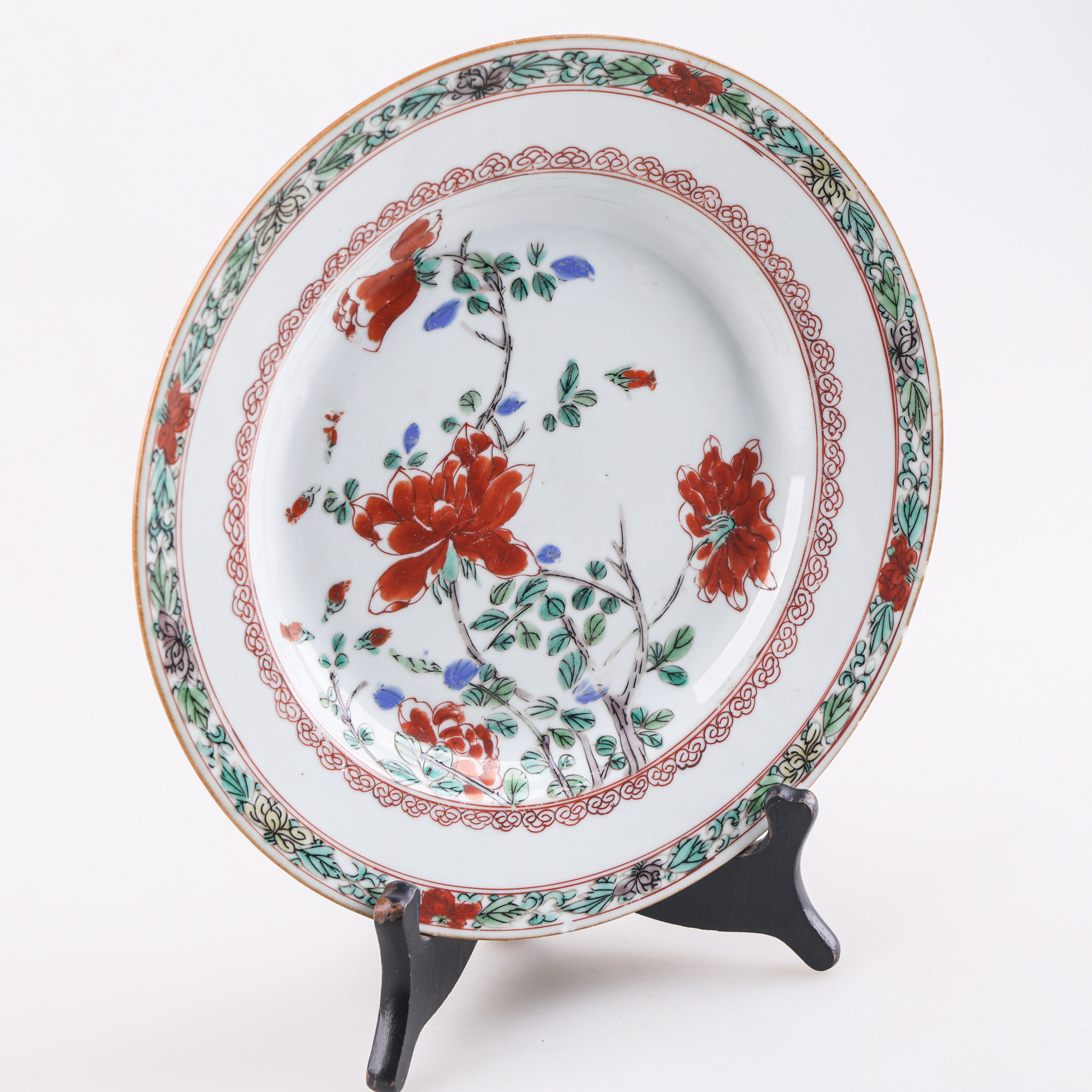A FAMILLE VERTE PLATE, emaljerad, Kangxi period (1662-1722).